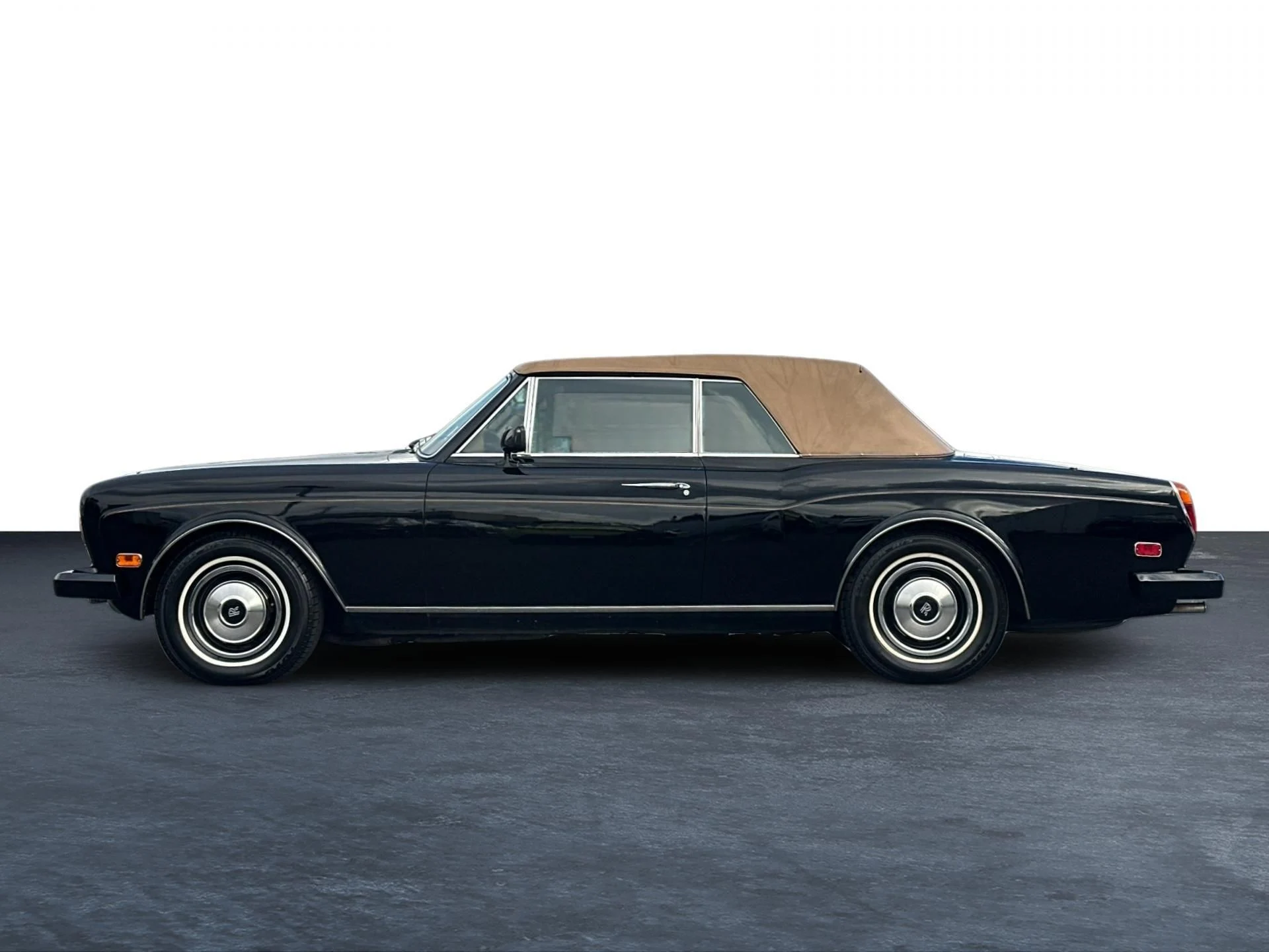 mph003_338192156_Used_1986_Rolls_Royce_Corniche_1760538221_c262819766