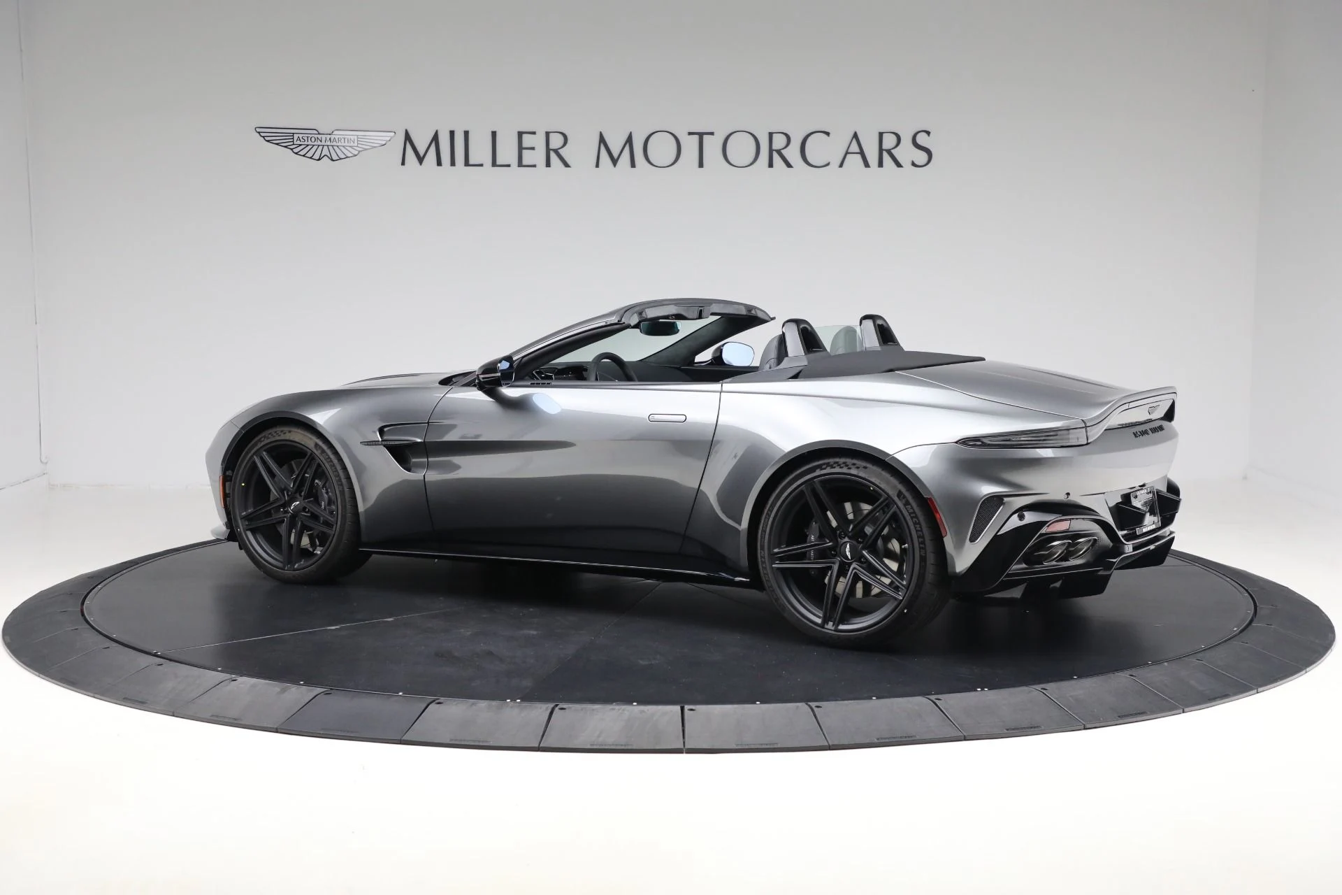 mph003_3404469296_New_2026_Aston_Martin_Vantage_Roadster_21a2745d69