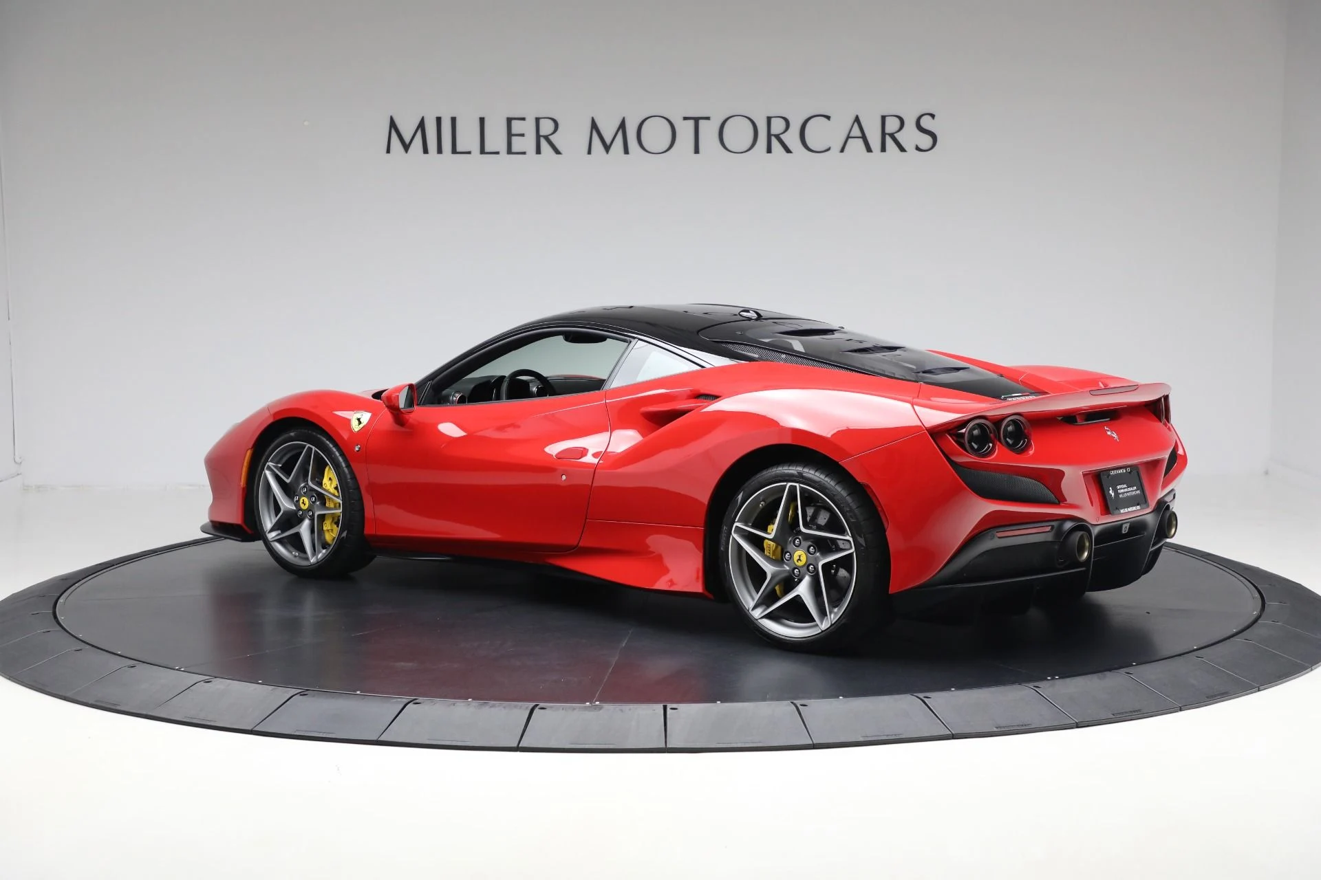 mph003_3435541088_Used_2021_Ferrari_F8_Tributo_608a9a2878
