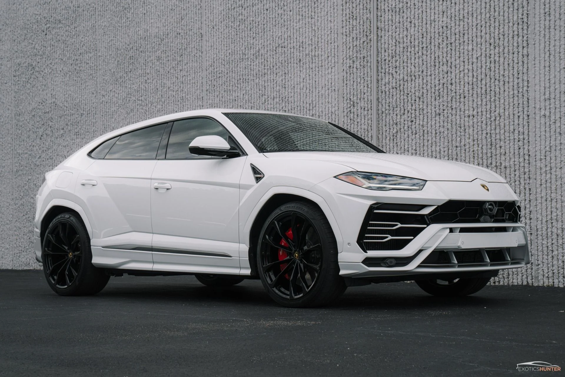 mph003_3436659239_Used_2021_Lamborghini_Urus_1762815107_5da6c18014