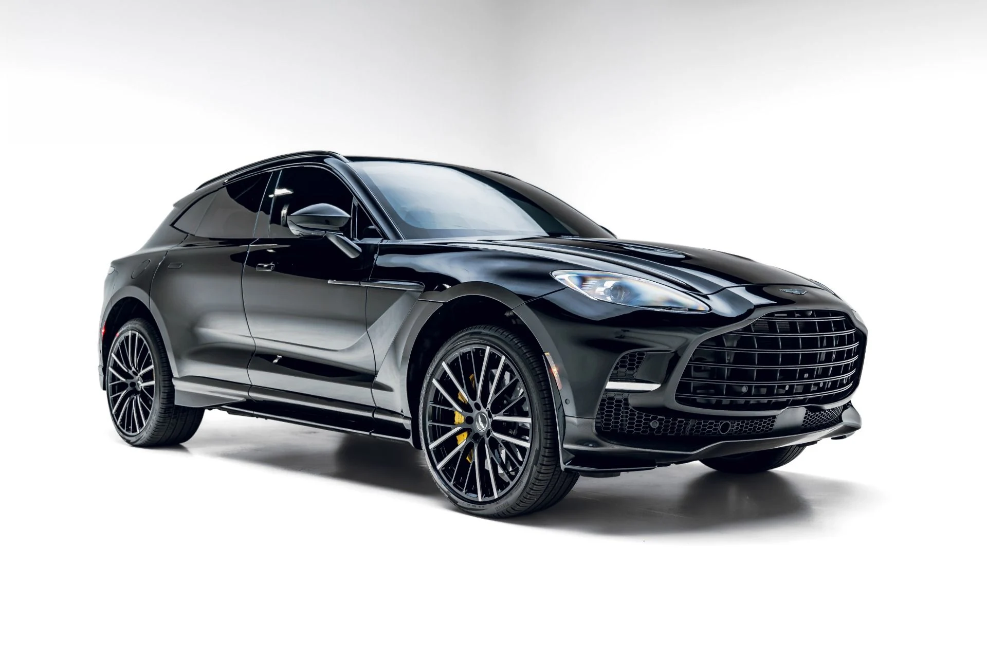 mph003_3440811006_Used_2023_Aston_Martin_DBX_707_1782930686_eb0ccb3cdc