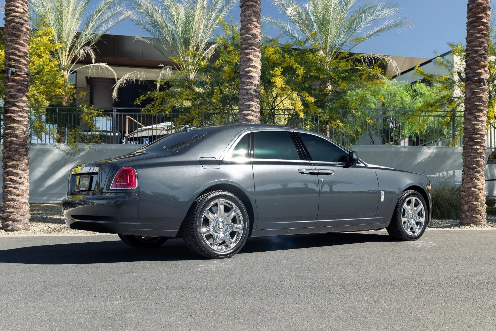 mph003_3441366185_Used_2017_Rolls_Royce_Ghost_1774727045_ca00c7a015