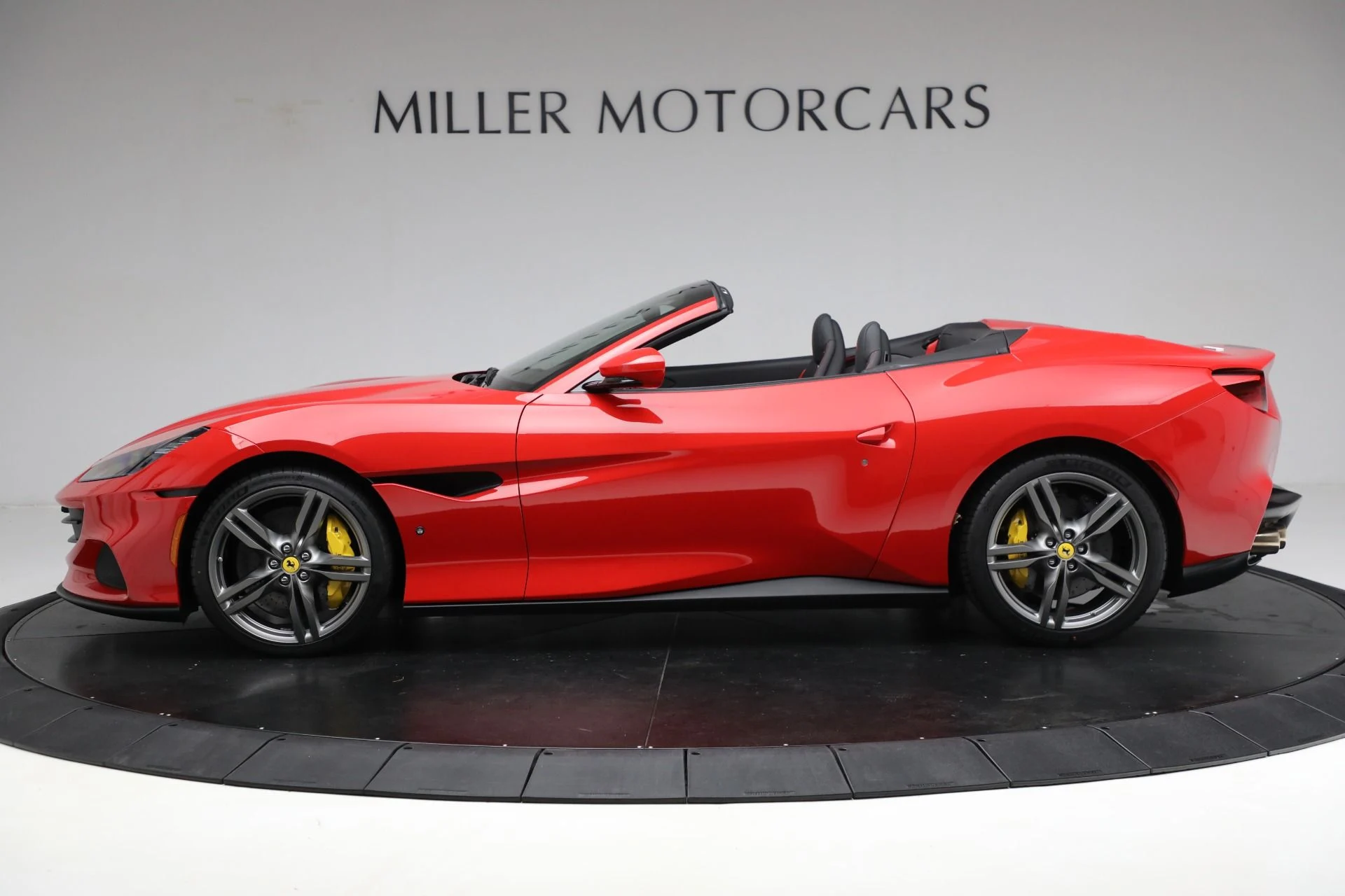 mph003_3445683827_Used_2023_Ferrari_Portofino_M_1793389960_5be12efa49