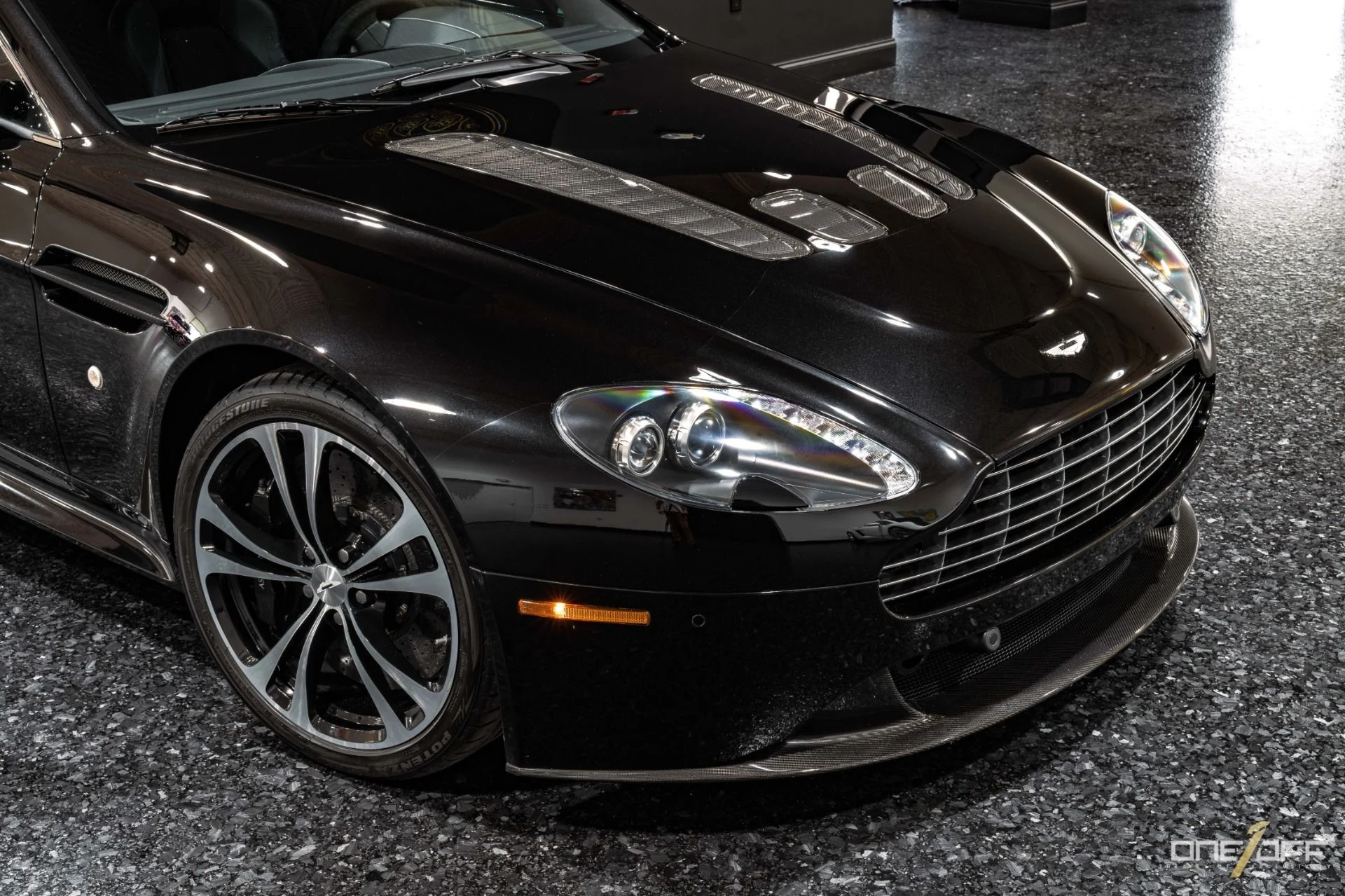 mph003_3463508097_Used_2011_Aston_Martin_V12_Vantage_Carbon_Black_6_Speed_in_Immaculate_Condition_1756349737_f72b203b83