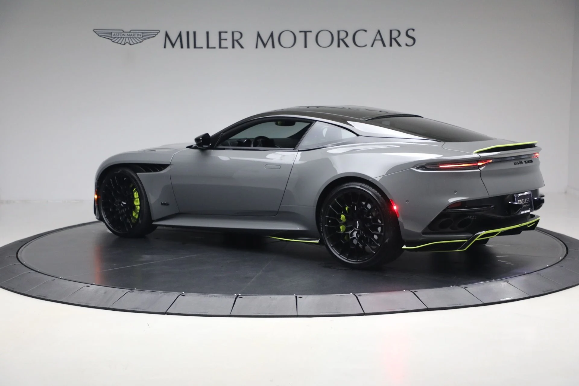 mph003_3467009463_Used_2023_Aston_Martin_DBS_770_Ultimate_1786363393_049dc31c8e