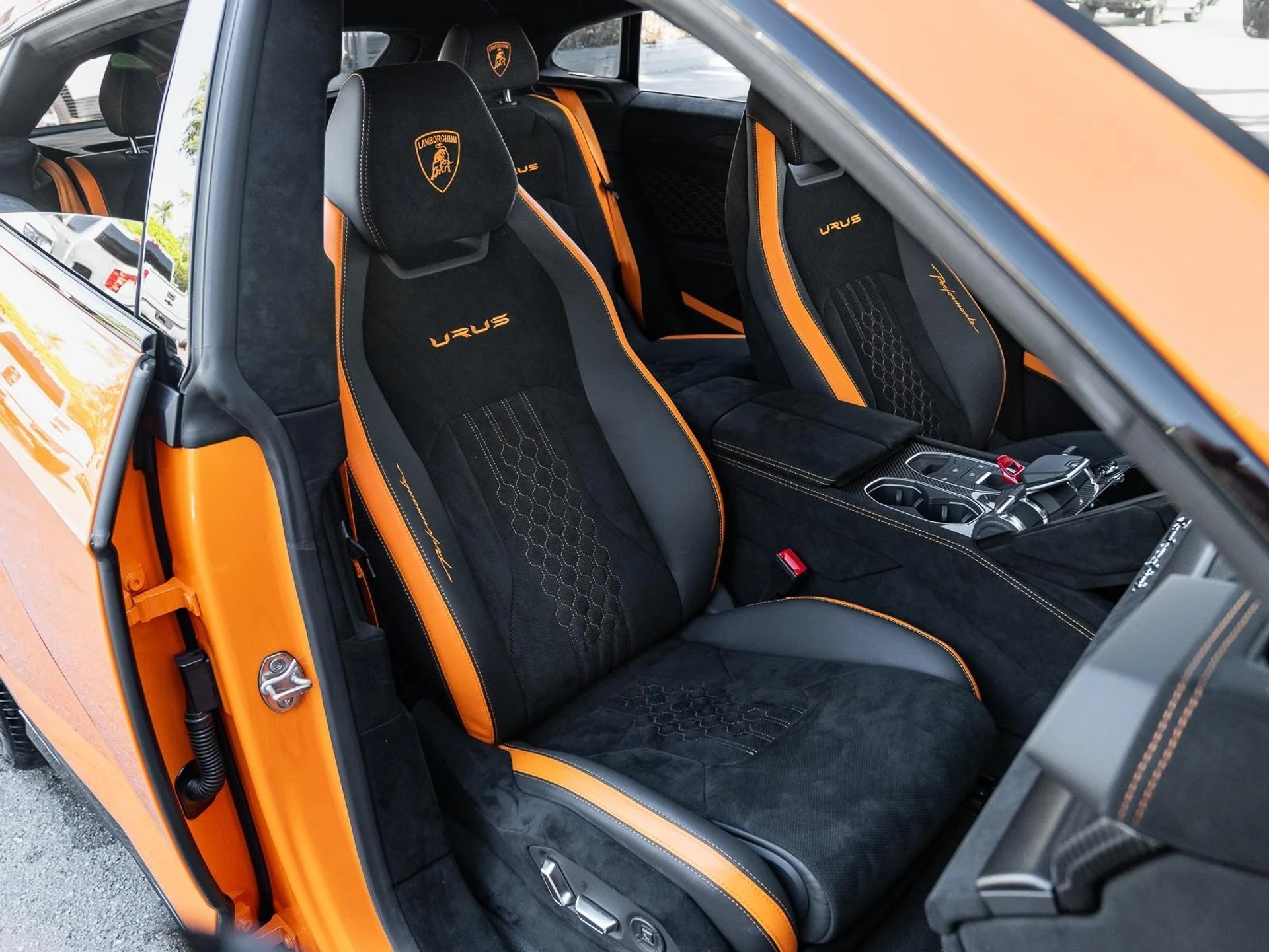 mph003_3477388457_Used_2023_Lamborghini_Urus_Performante_1769095126_8f40d8ac72