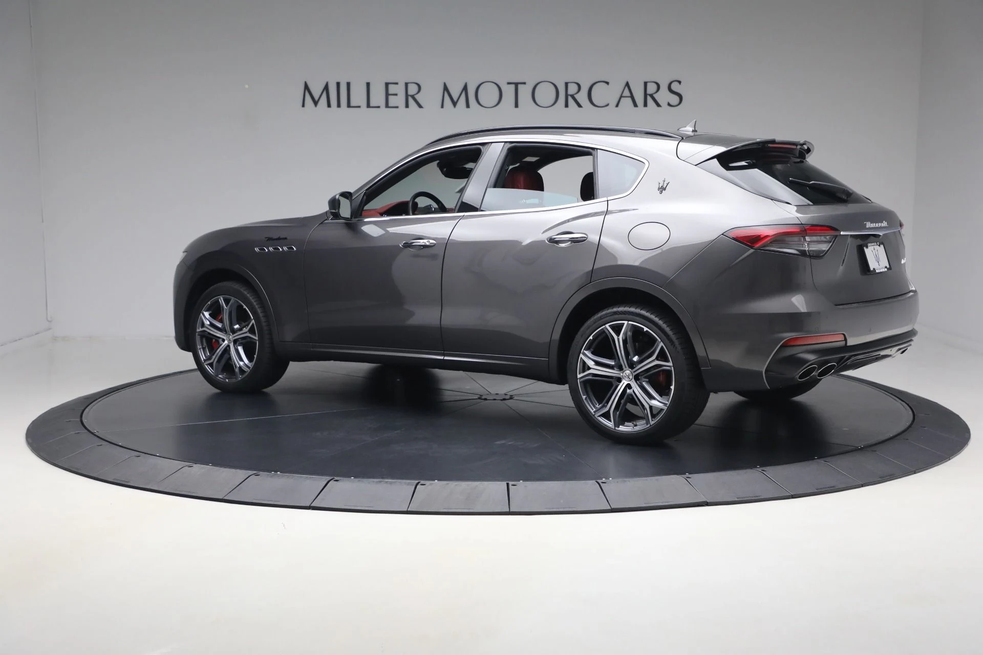 mph003_3492296611_Used_2023_Maserati_Levante_Modena_1784320725_4e1836484e