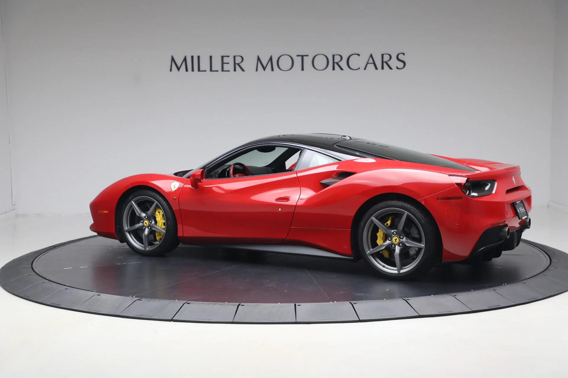 mph003_3492342243_Used_2018_Ferrari_488_GTB_1785949713_d3038465a1