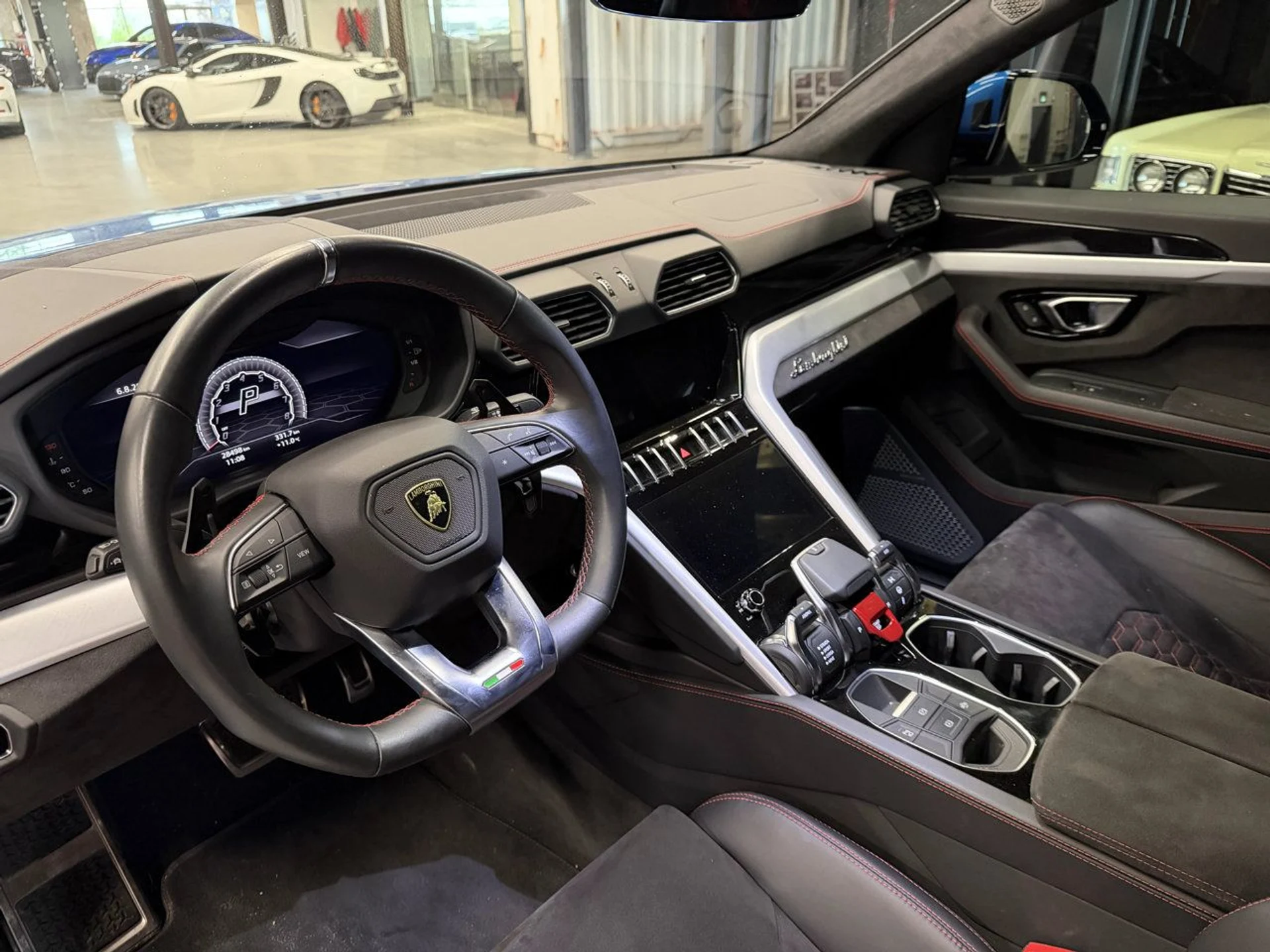 mph003_3506599892_lamborghini_urus_2020_34da76a602