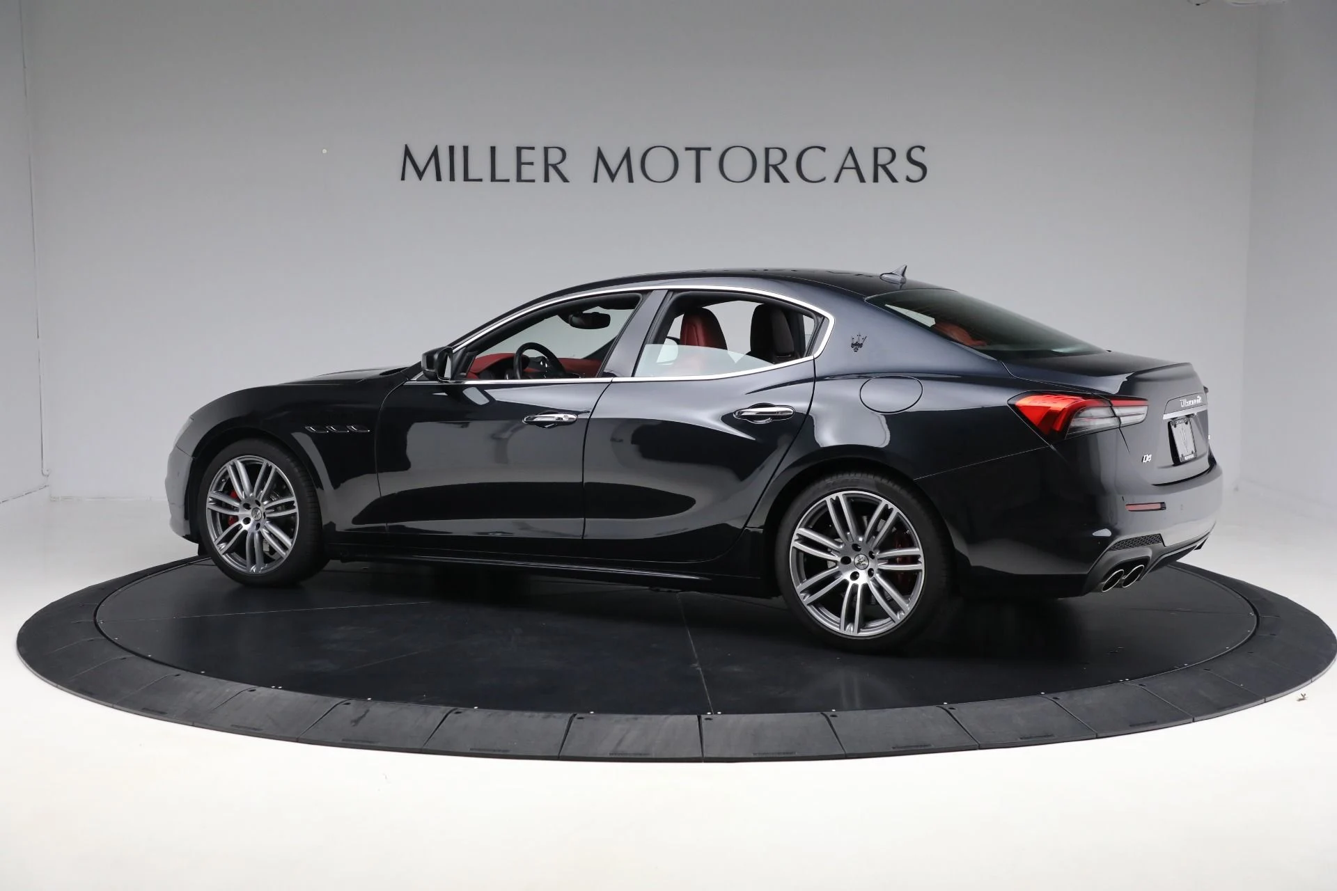 mph003_3508021078_Used_2022_Maserati_Ghibli_Modena_Q4_458f60aa1e