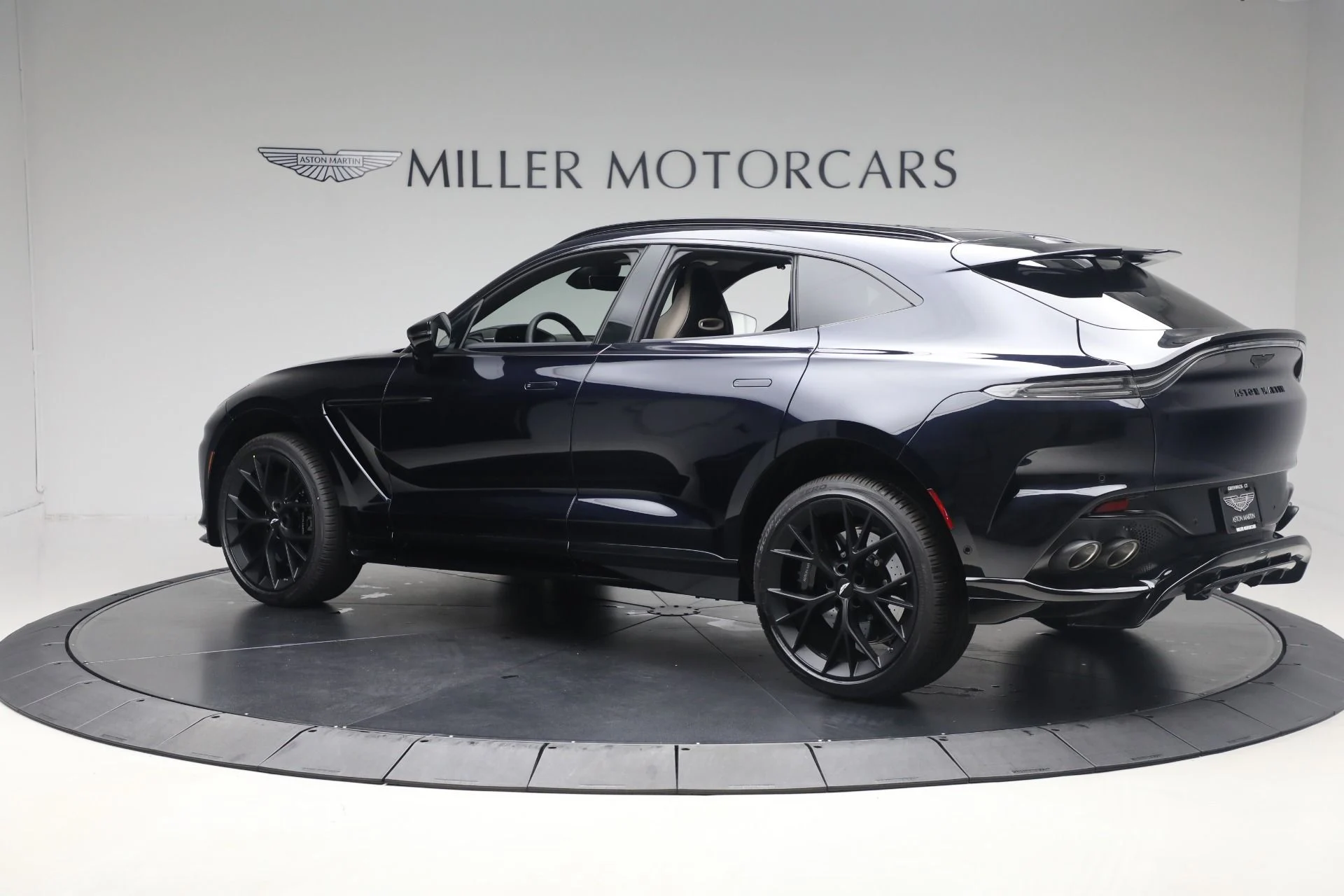 mph003_3522517767_New_2025_Aston_Martin_DBX_707_c2025e67bb