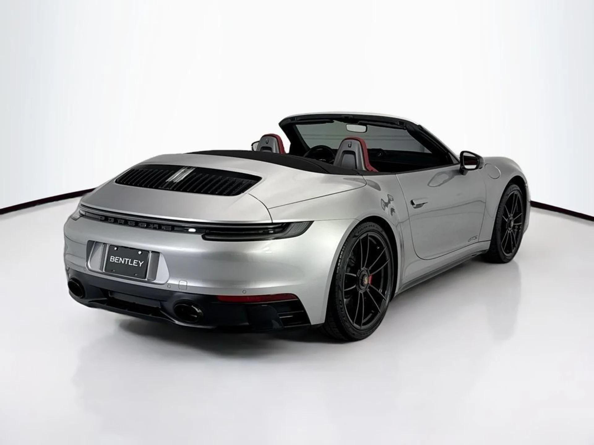 mph003_352290341_used_2022_porsche_911_carrerascabriolet_8119_23027418_4_1024_64d8037aa9