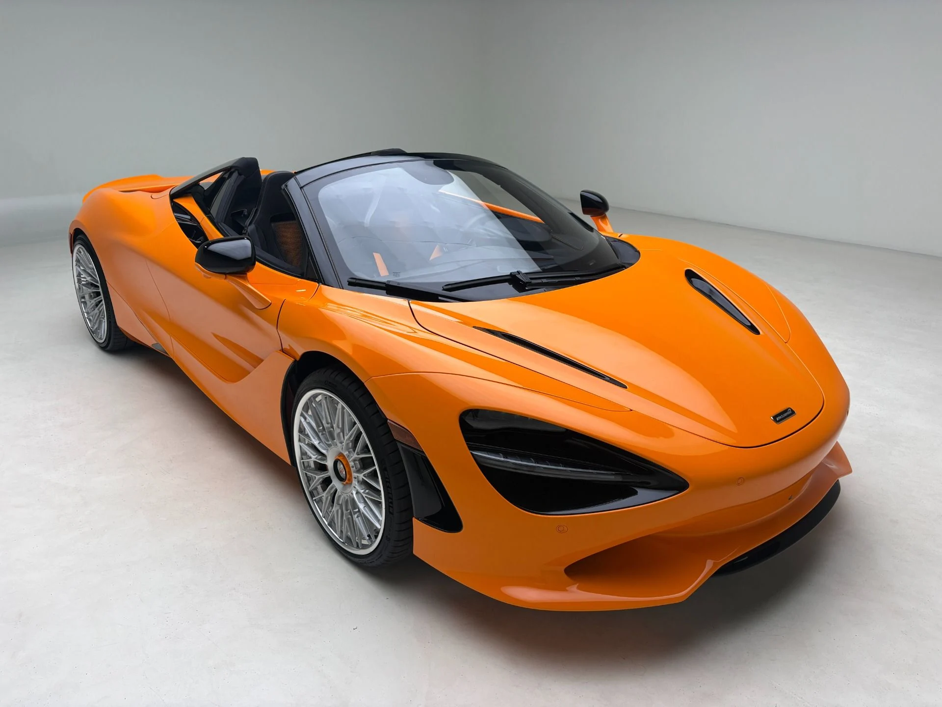 mph003_357137836_Used_2025_Mc_Laren_750_S_Spider_1777582720_37ee7ca773
