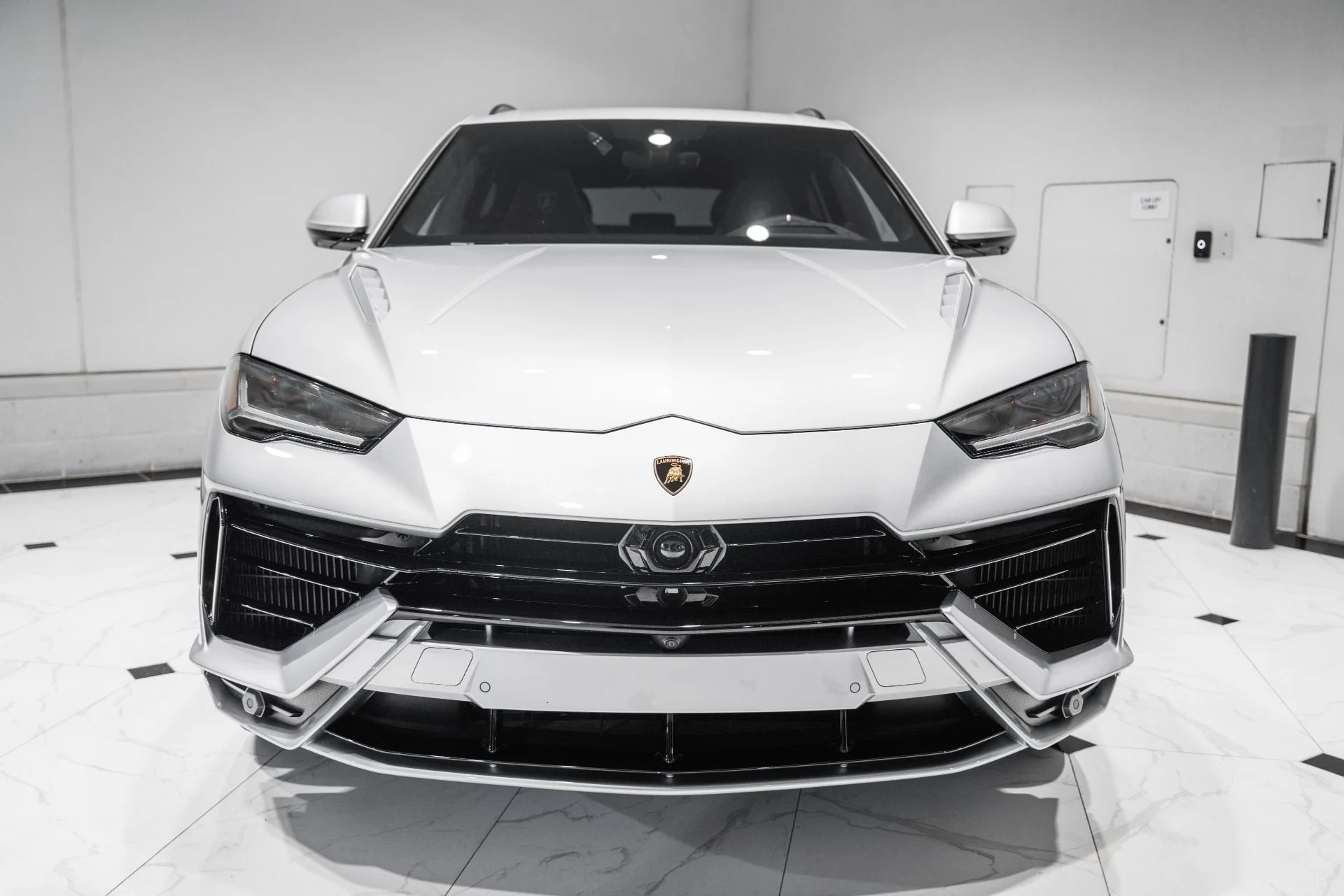 mph003_3572609026_Used_2024_Lamborghini_Urus_S_1773253440_7f498324ea