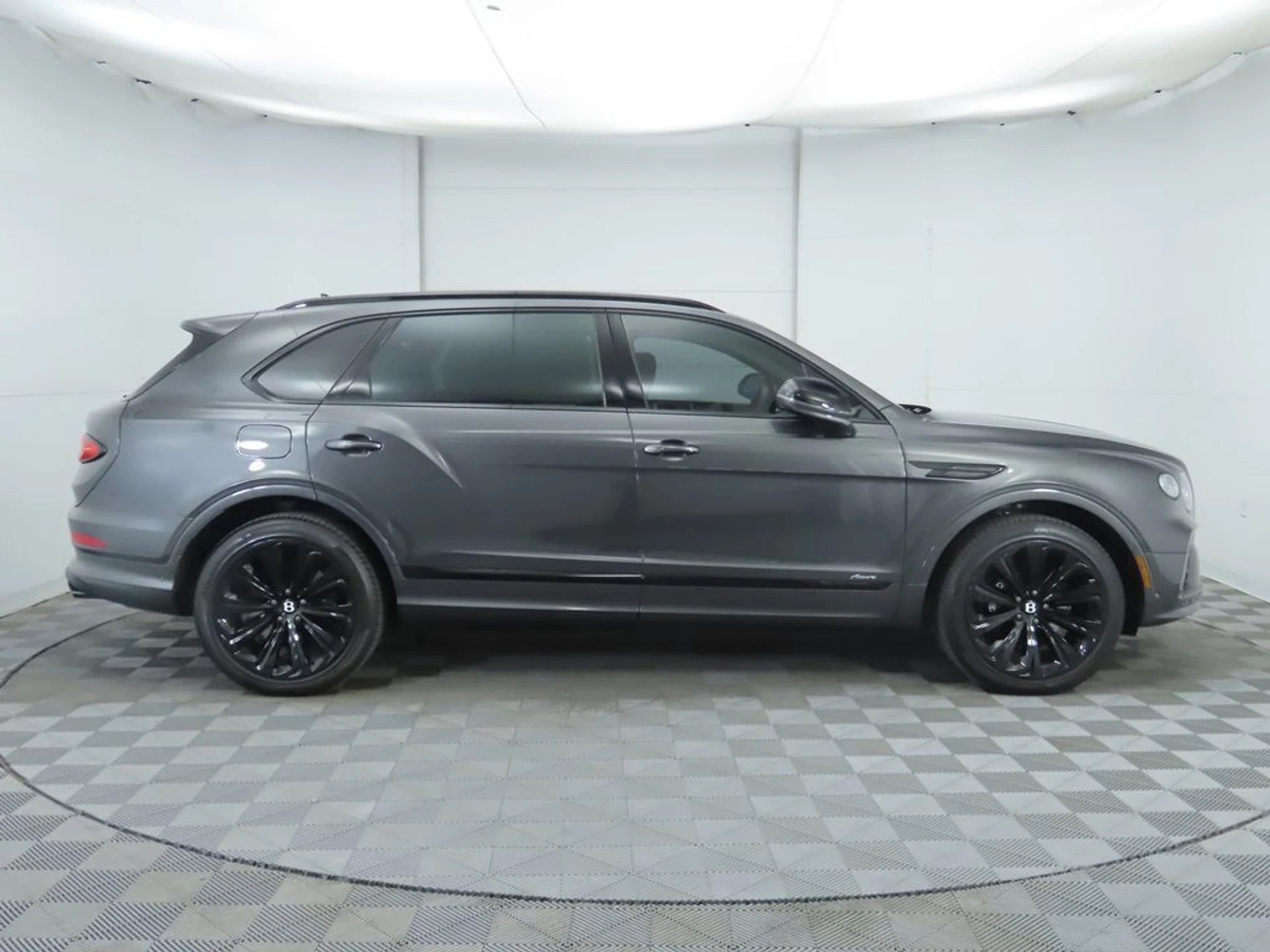 mph003_3576571466_used_2023_bentley_bentayga_ewb_azure_8119_22967334_4_1024_1528657664