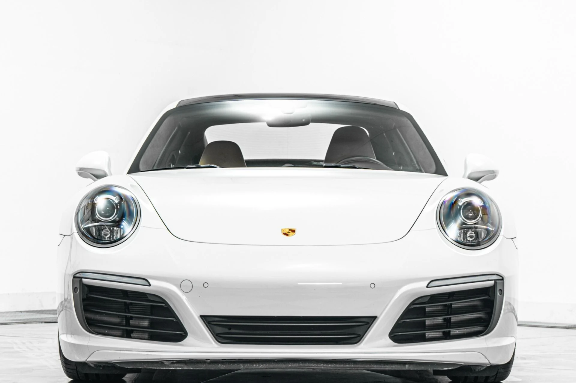mph003_3579719888_Used_2019_Porsche_911_Carrera_4_S_Sport_Package_Two_Tone_Interior_1782227287_d39f860293