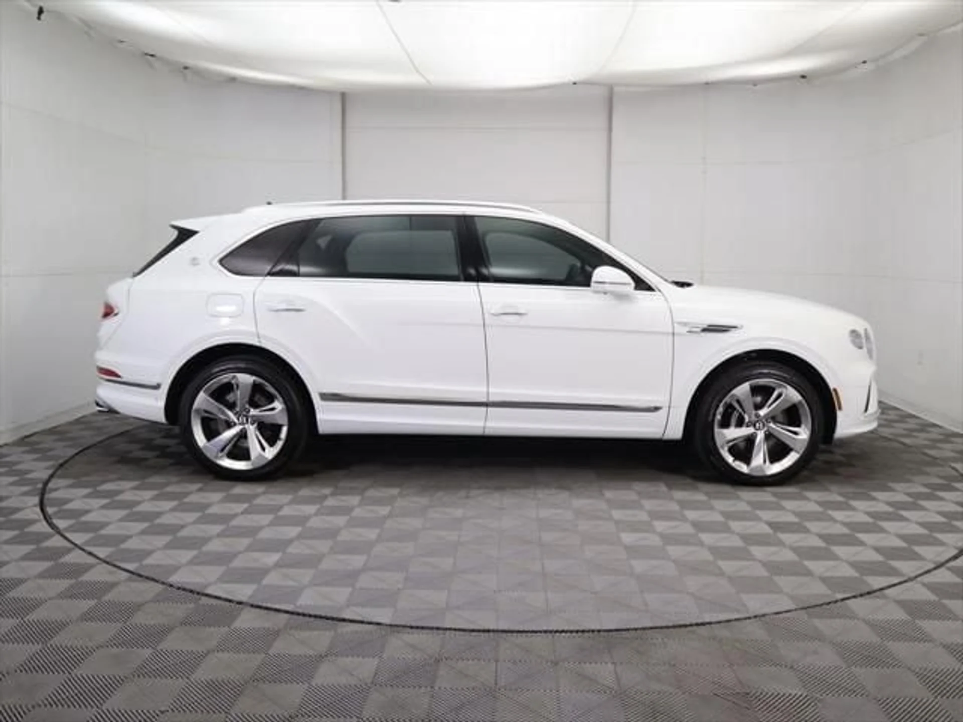 mph003_3584571270_used_2025_bentley_bentayga_ewb_v8awd_8119_23022887_4_640_42b70301fe
