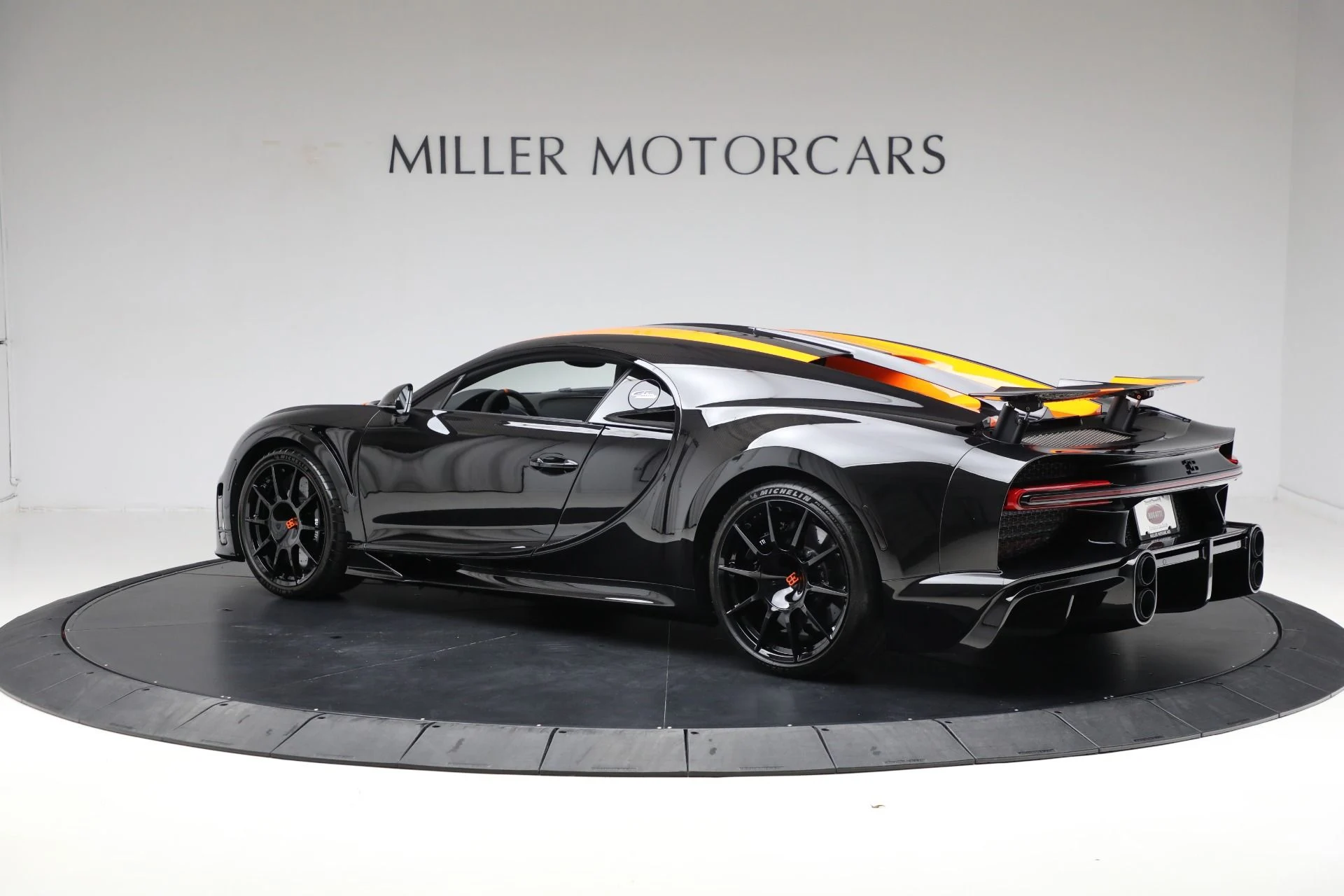 mph003_3593063528_Used_2022_Bugatti_Chiron_Super_Sport_6dace94953