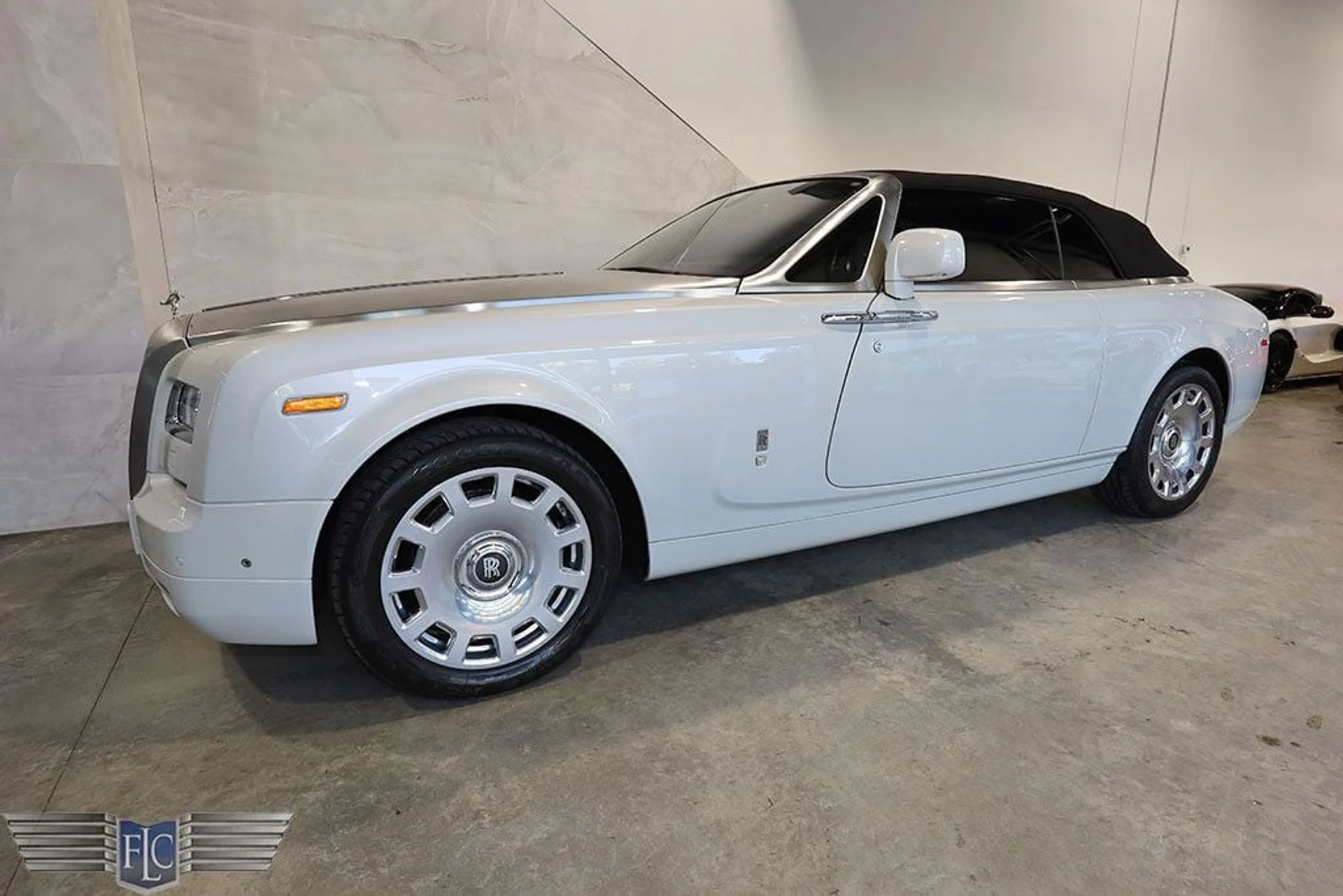 mph003_3596410640_used_2013_rolls_royce_phantom_drophead_coupe_9689_22223521_4_1024_ebbf116320