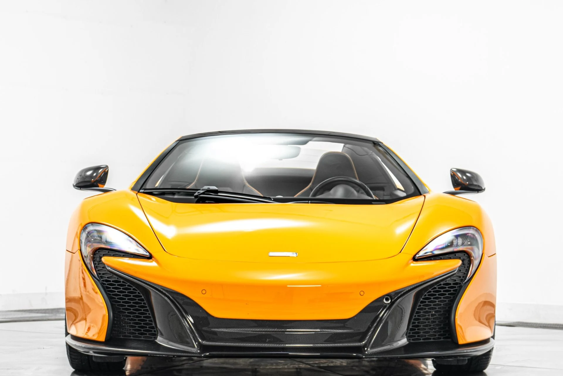 mph003_3601401829_Used_2015_Mc_Laren_650_S_Spider_Interior_and_Exterior_Carbon_Packs_Suspension_Lifter_1778269559_c297b7c82c