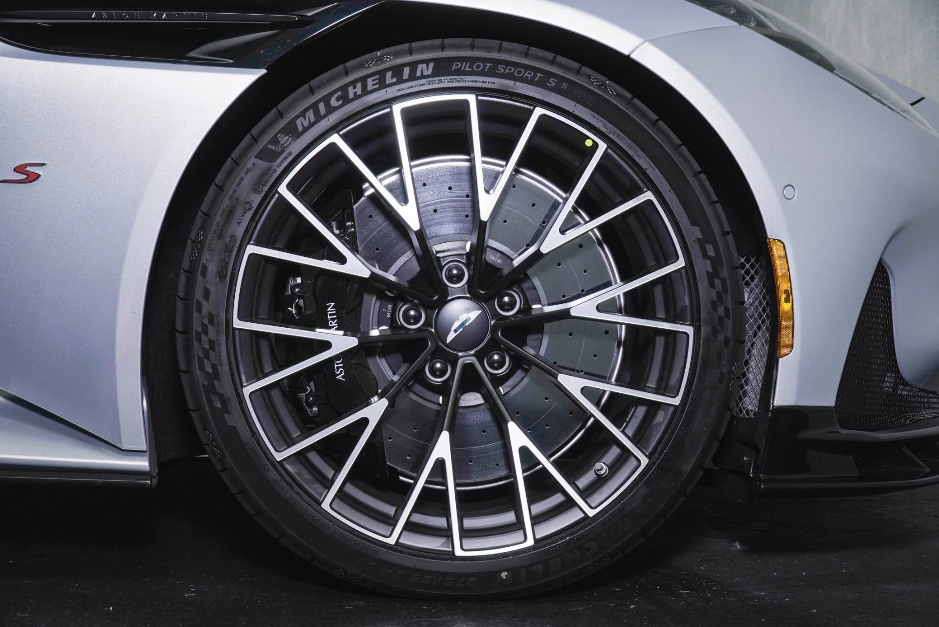mph003_3606978829_New_2026_Aston_Martin_DB_12_1789417407_19c386165a
