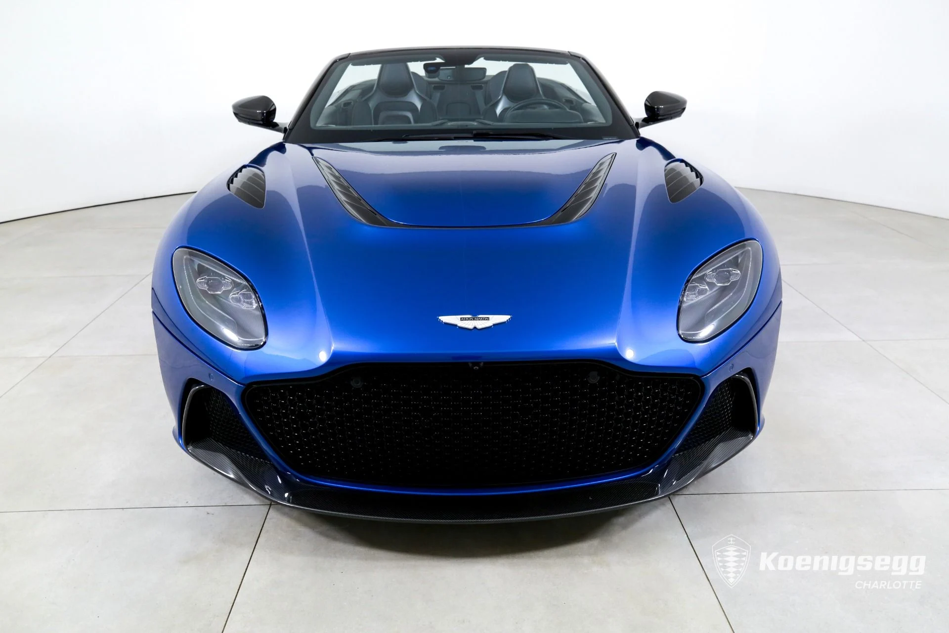 mph003_3607838516_Used_2023_Aston_Martin_DBS_Ultimate_1761053830_7a9b6b1198