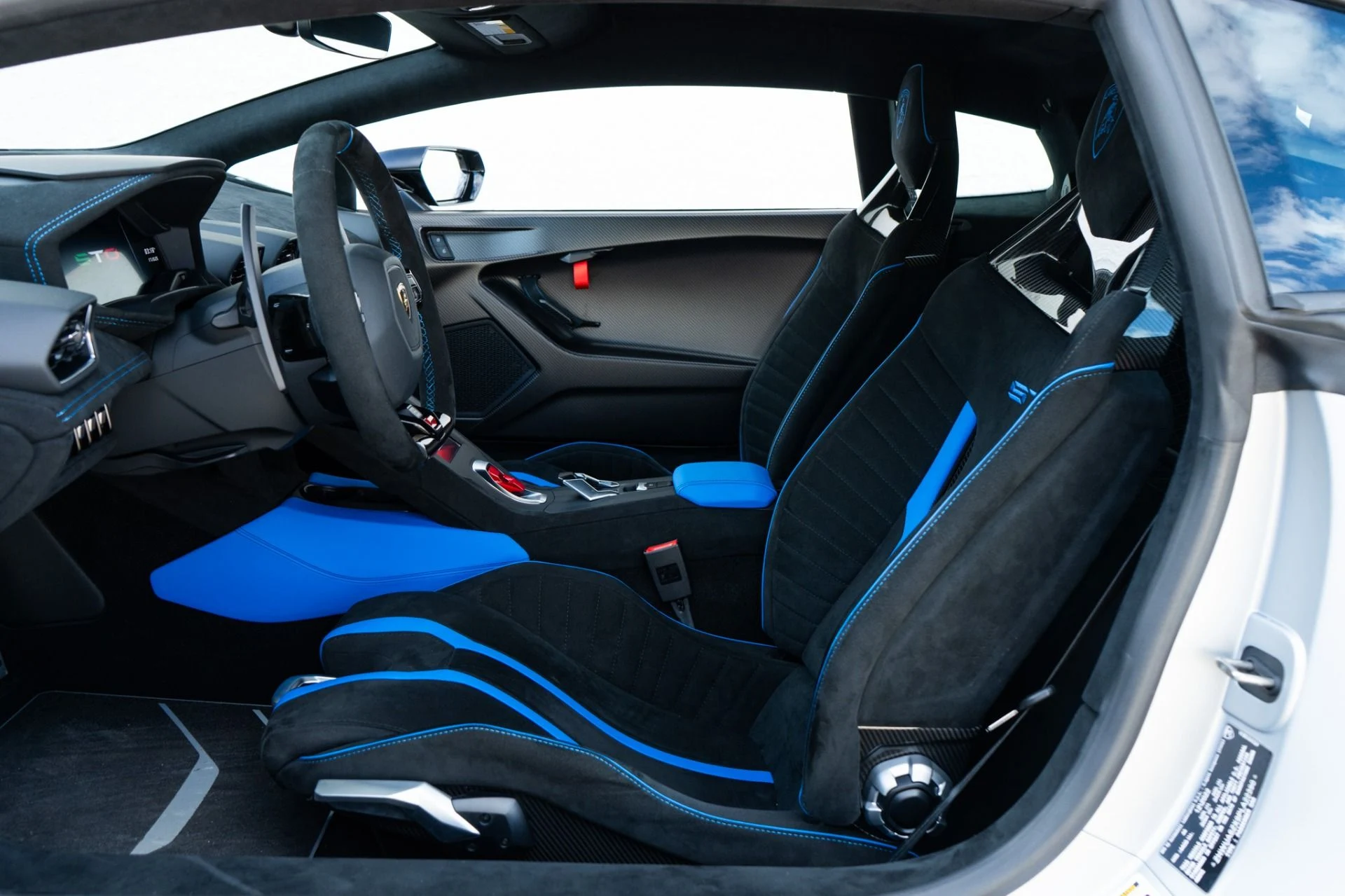 mph003_3623288632_Used_2023_Lamborghini_Huracan_STO_1760737861_e1251892ec