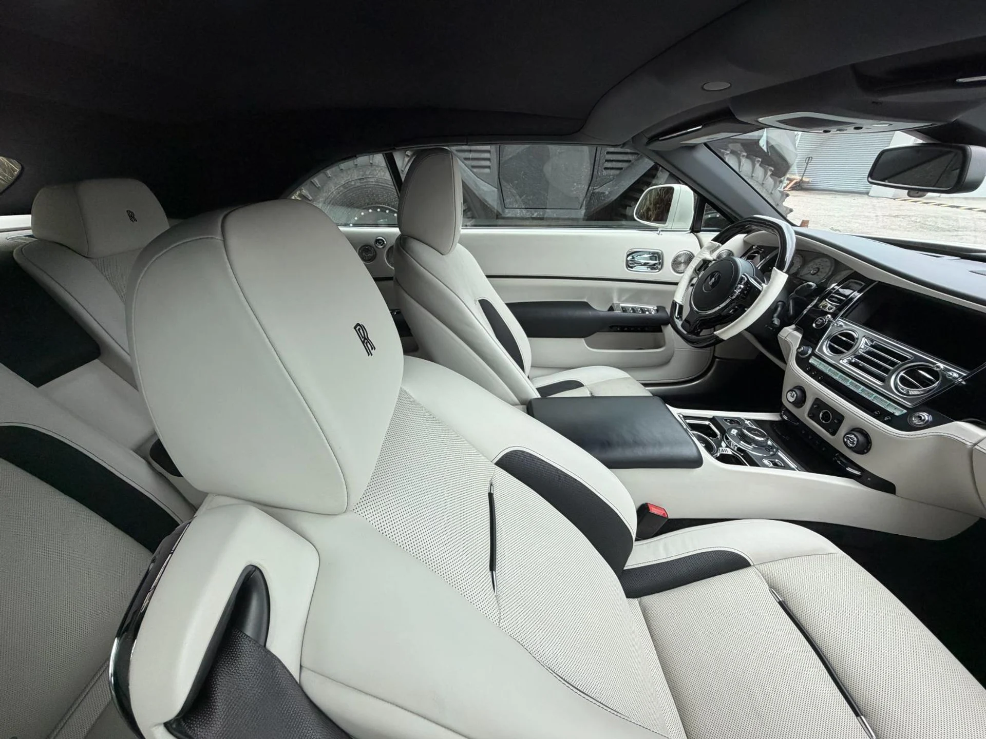 mph003_3627579583_Used_2018_Rolls_Royce_Dawn_Convertible_1773865308_55dfc1eae5