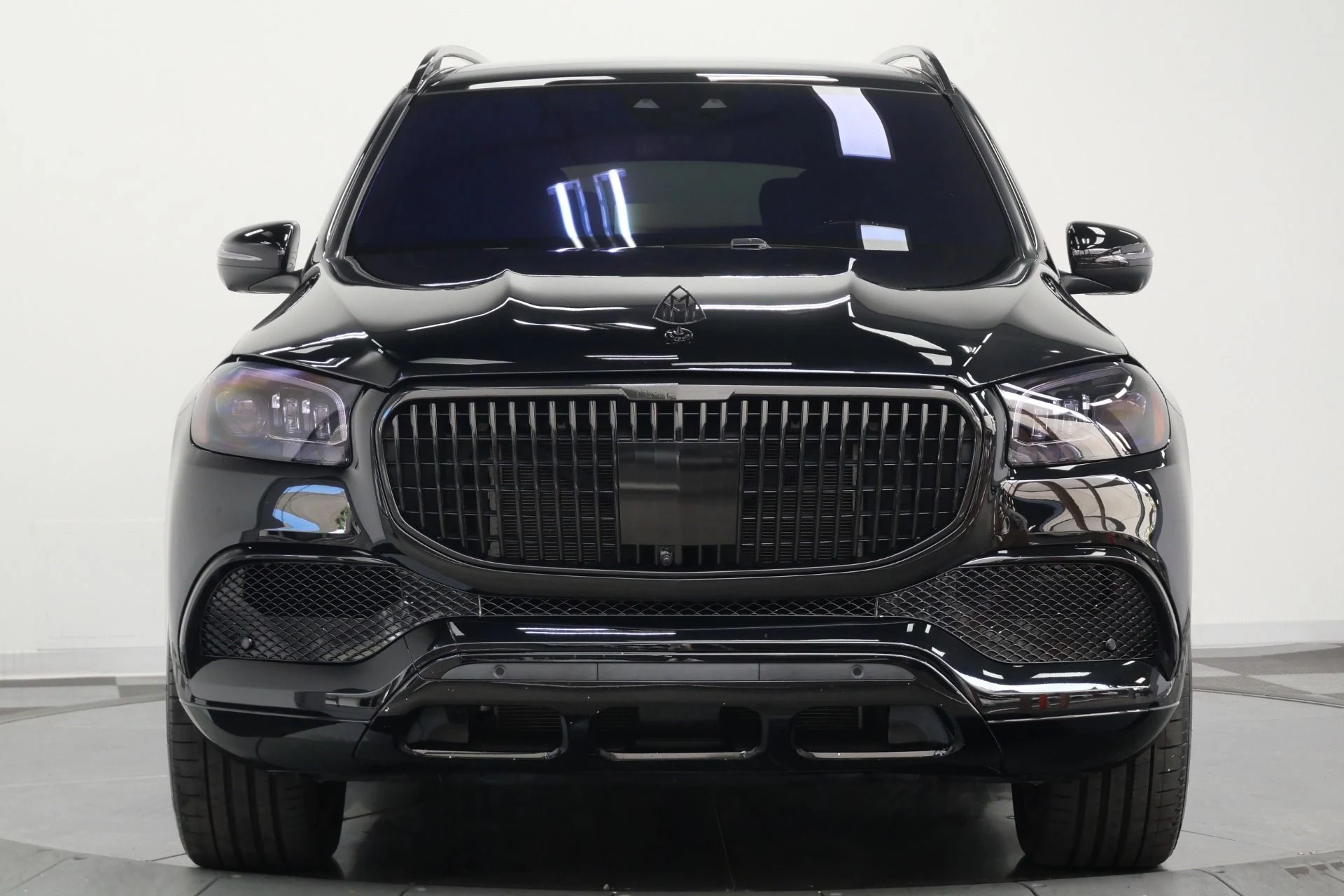 mph003_362784621_Used_2023_Mercedes_Benz_Maybach_GLS_600_4_MATIC_4_Seat_Configuration_Rear_Refrigerator_1787325899_a1684efd67