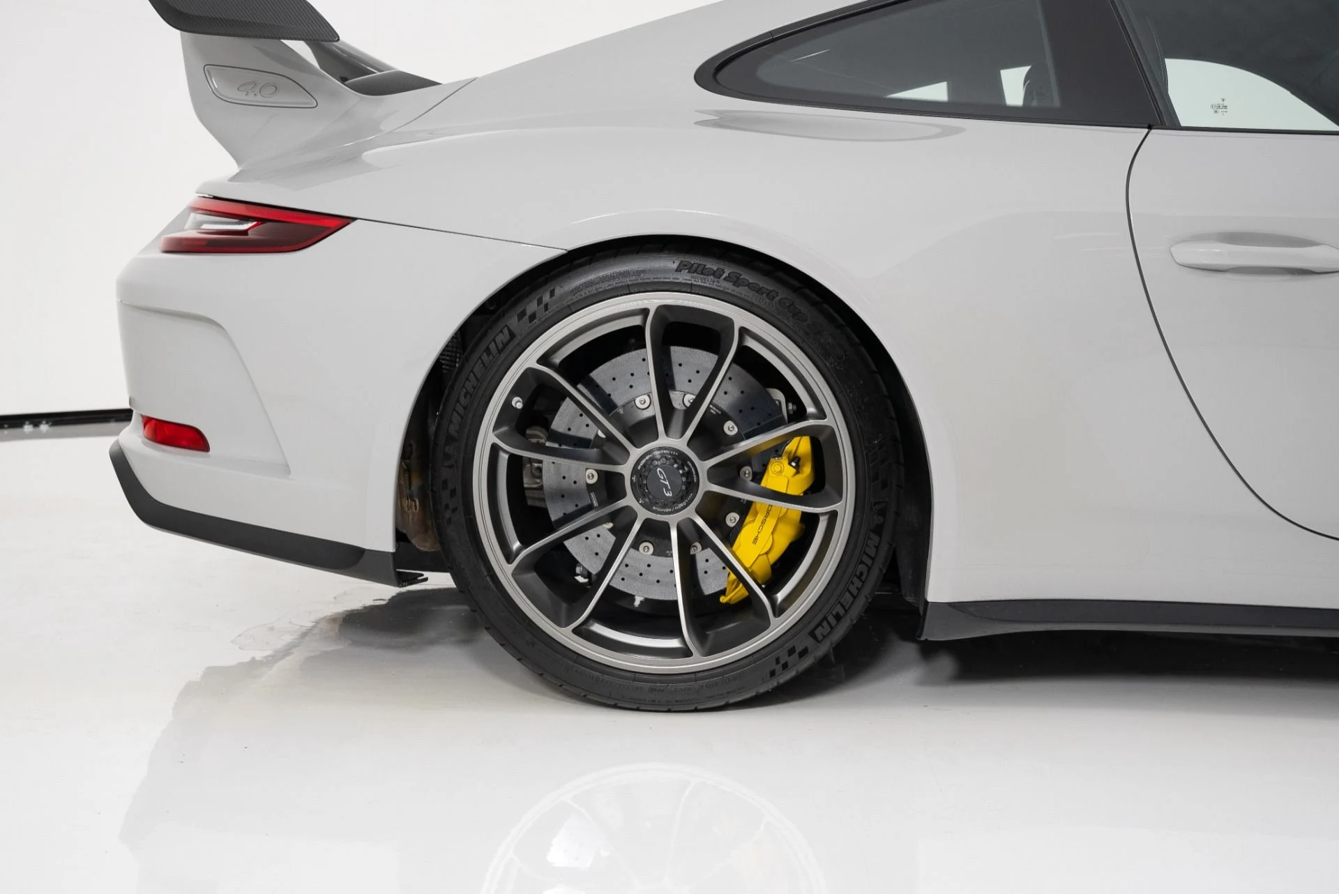 mph003_3631820262_Used_2018_Porsche_911_GT_3_1759183086_083fe5276f