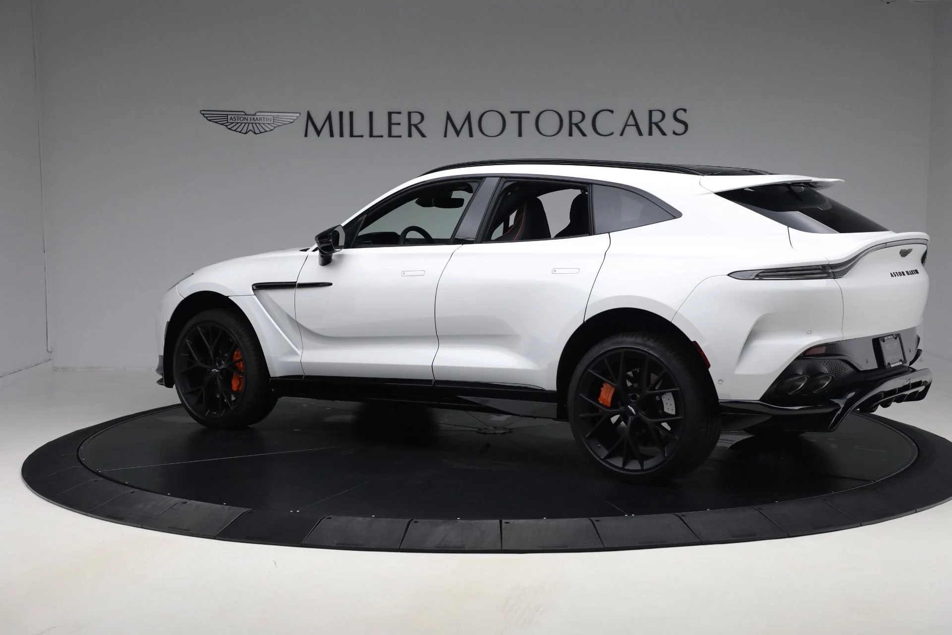 mph003_3637761862_New_2025_Aston_Martin_DBX_707_707_9f1c85f77b
