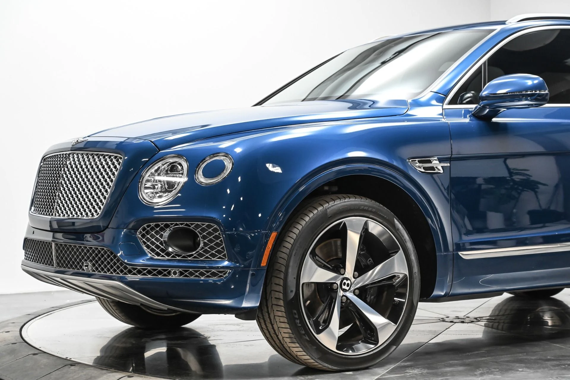 mph003_3652701260_Used_2018_Bentley_Bentayga_W12_1749249665_a8d315c830