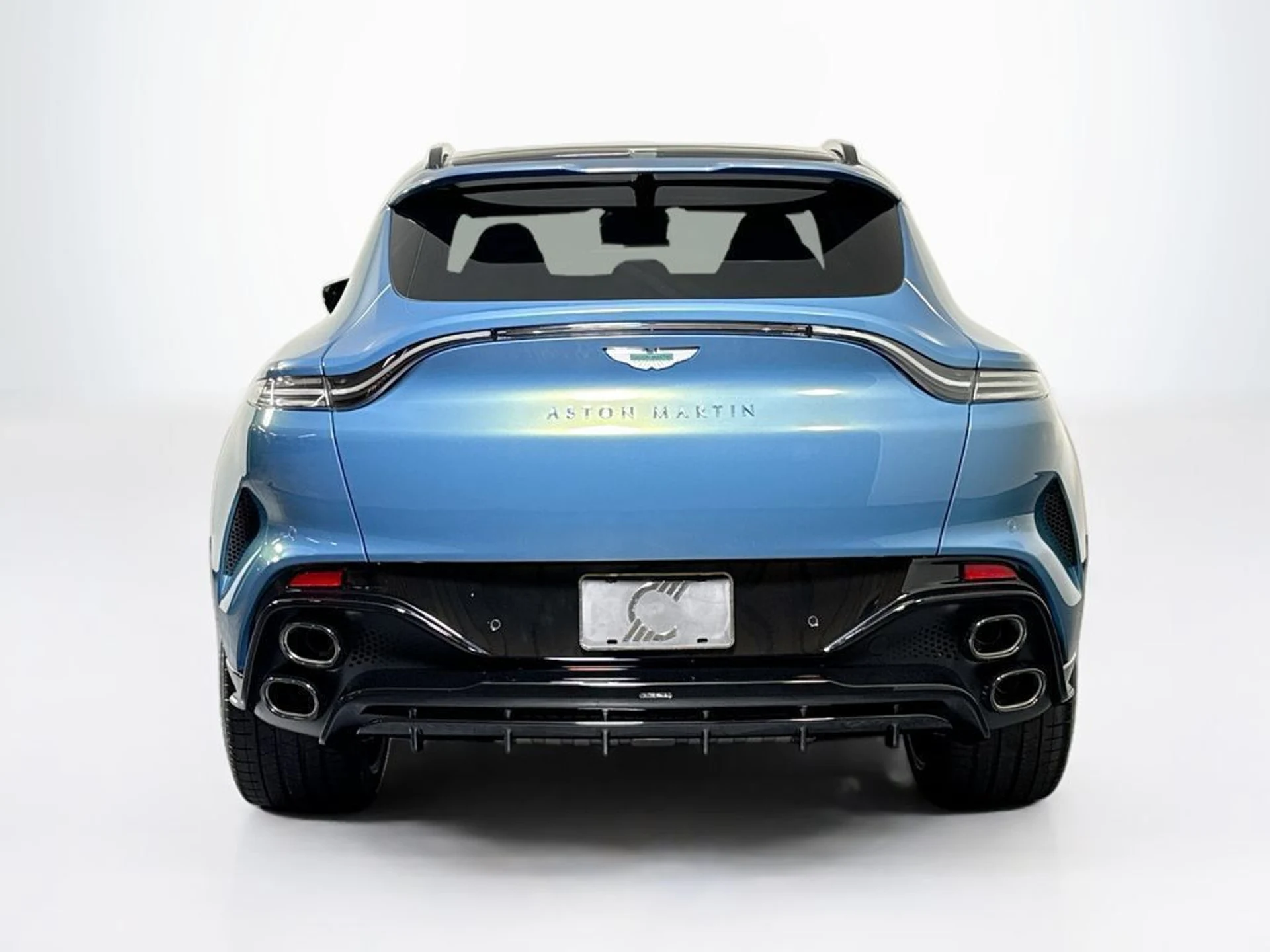 mph003_365625661_new_2026_aston_martin_dbx_sawd_11350_23059220_4_1024_d75a5ba67a
