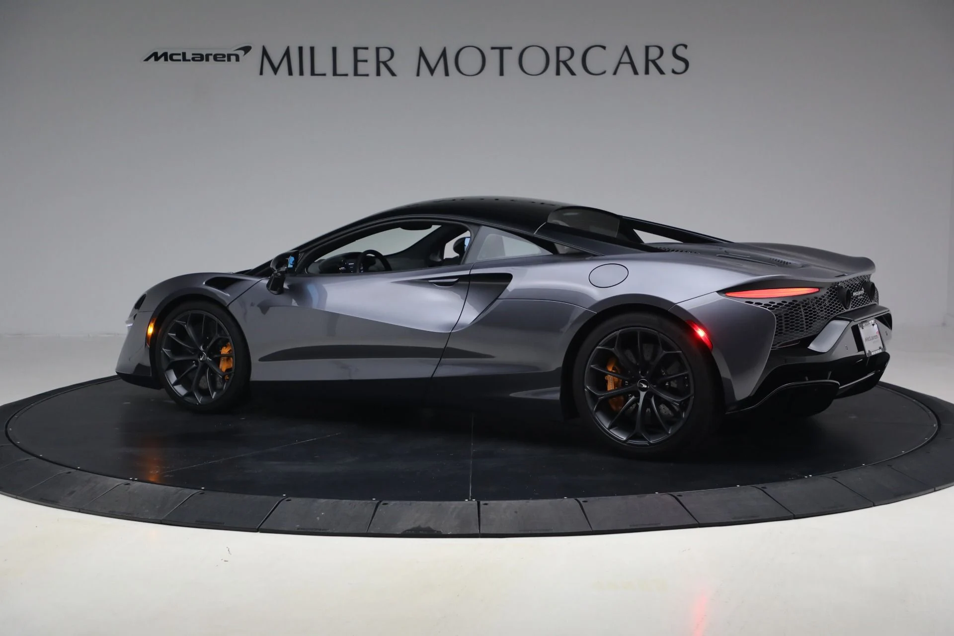 mph003_3662549139_Used_2024_Mc_Laren_Artura_Performance_5a9069dc7f