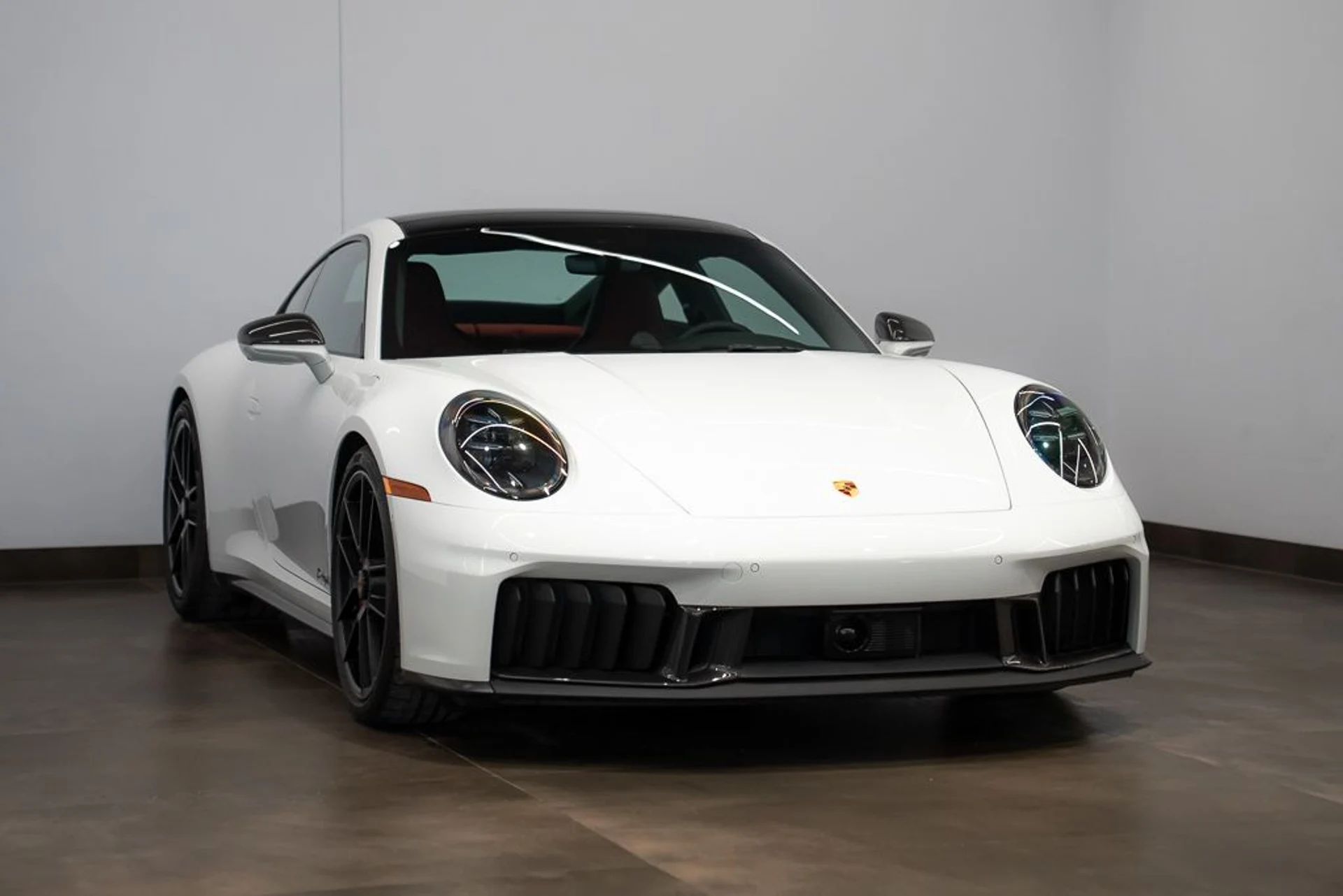 mph003_3674782839_porsche_911_2026_jpg_v_1775165756_7a2fe10342