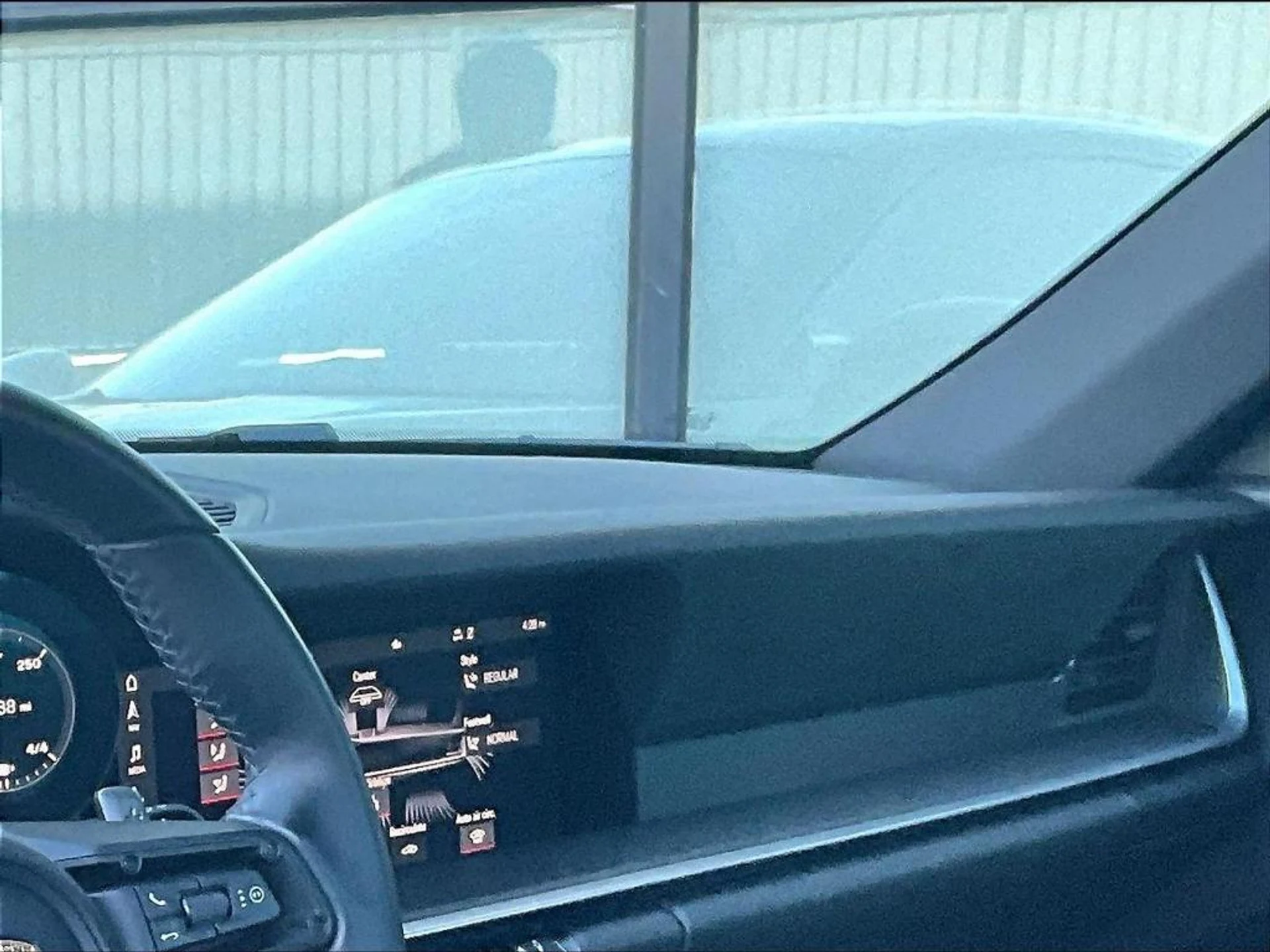 mph003_3676610483_H_Bld9_Aw9_S_Wvh1umj4h_Ug_Ihua2w_c003a77d0d