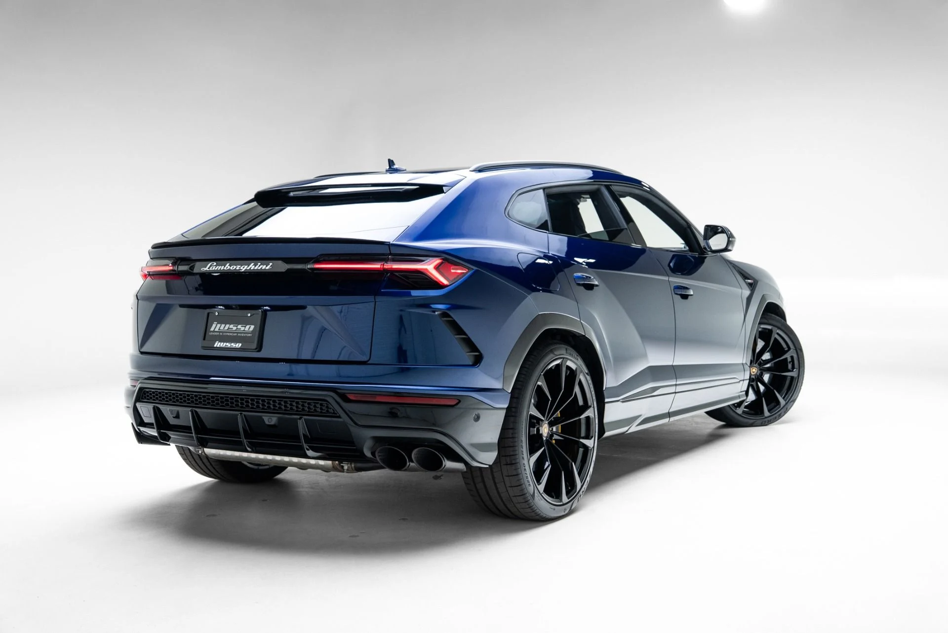 mph003_3684298318_Used_2022_Lamborghini_Urus_1775598124_2b0a51c978