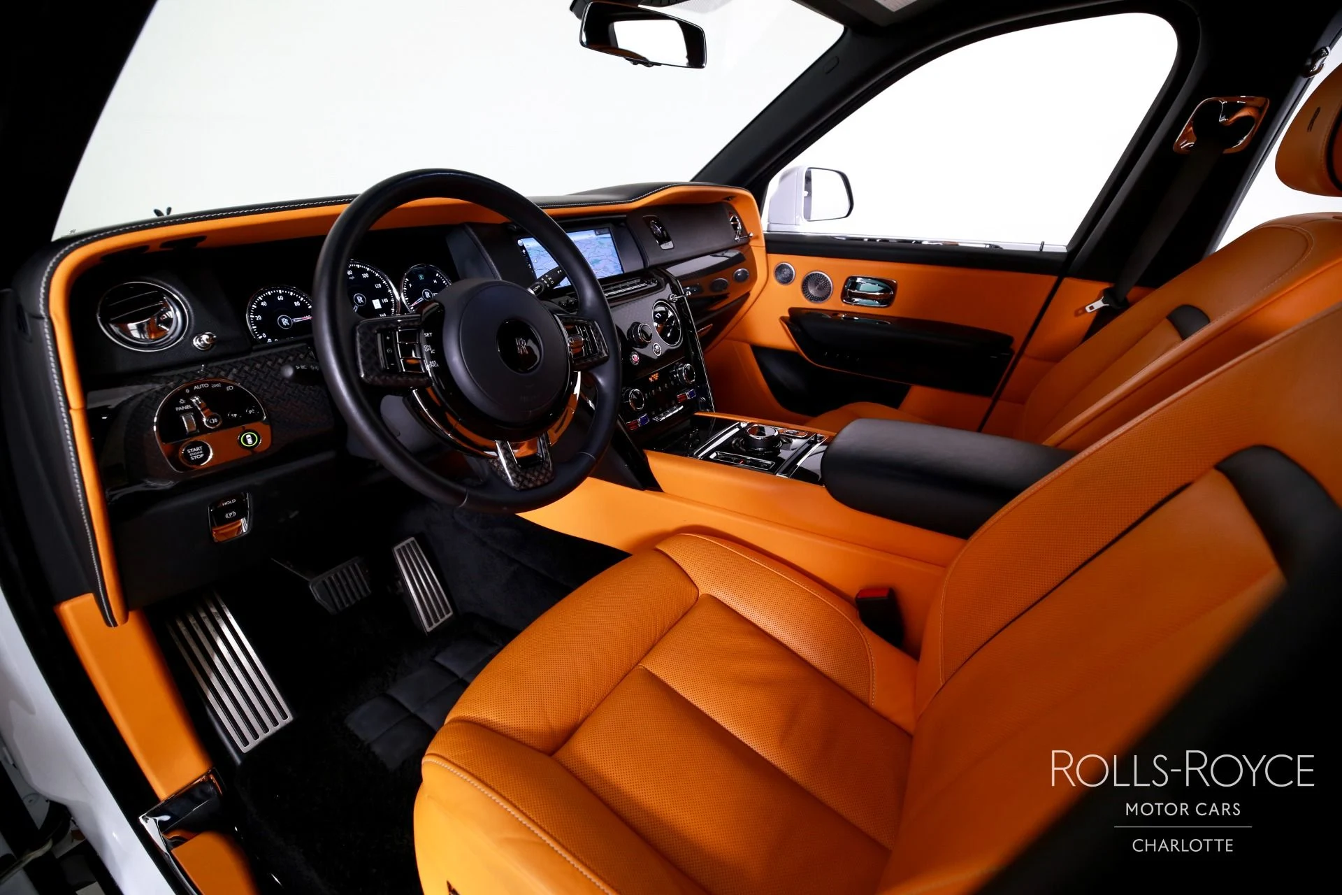 mph003_3702409182_Used_2022_Rolls_Royce_Black_Badge_Cullinan_1764197182_fdb1c2c9f0