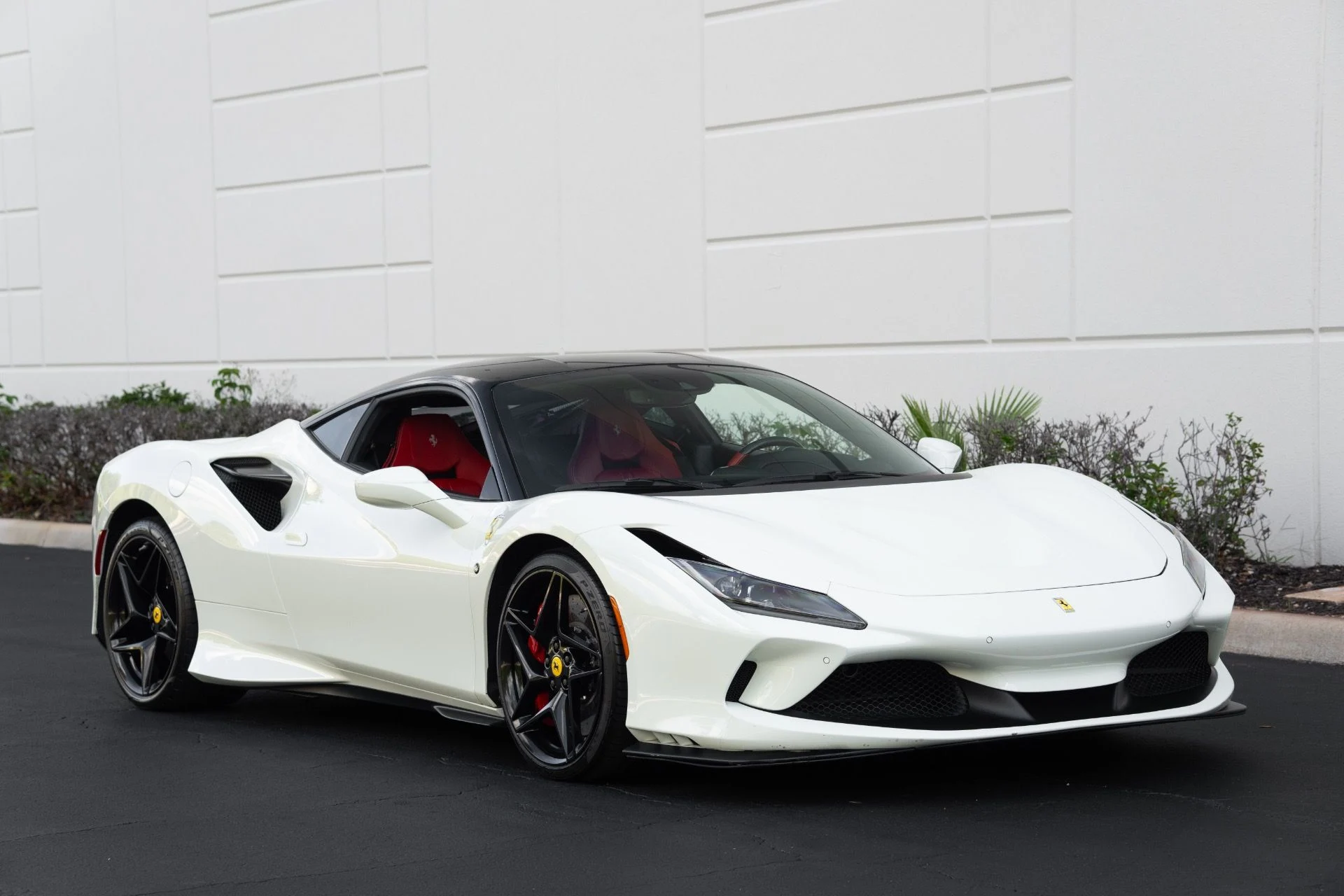 mph003_3704964353_Used_2021_Ferrari_F8_Tributo_1763762778_9ad6d8fb5f