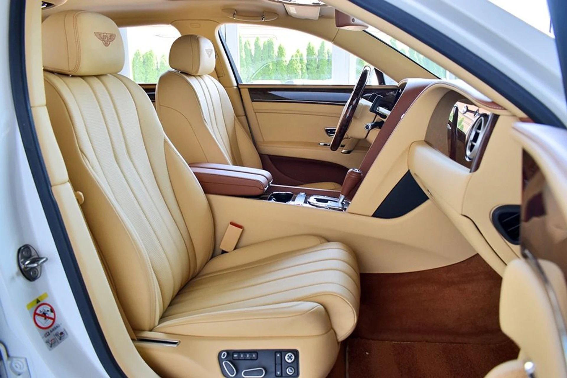 mph003_3706509450_Used_2014_Bentley_Flying_Spur_1536178117_e7fa57b8b0