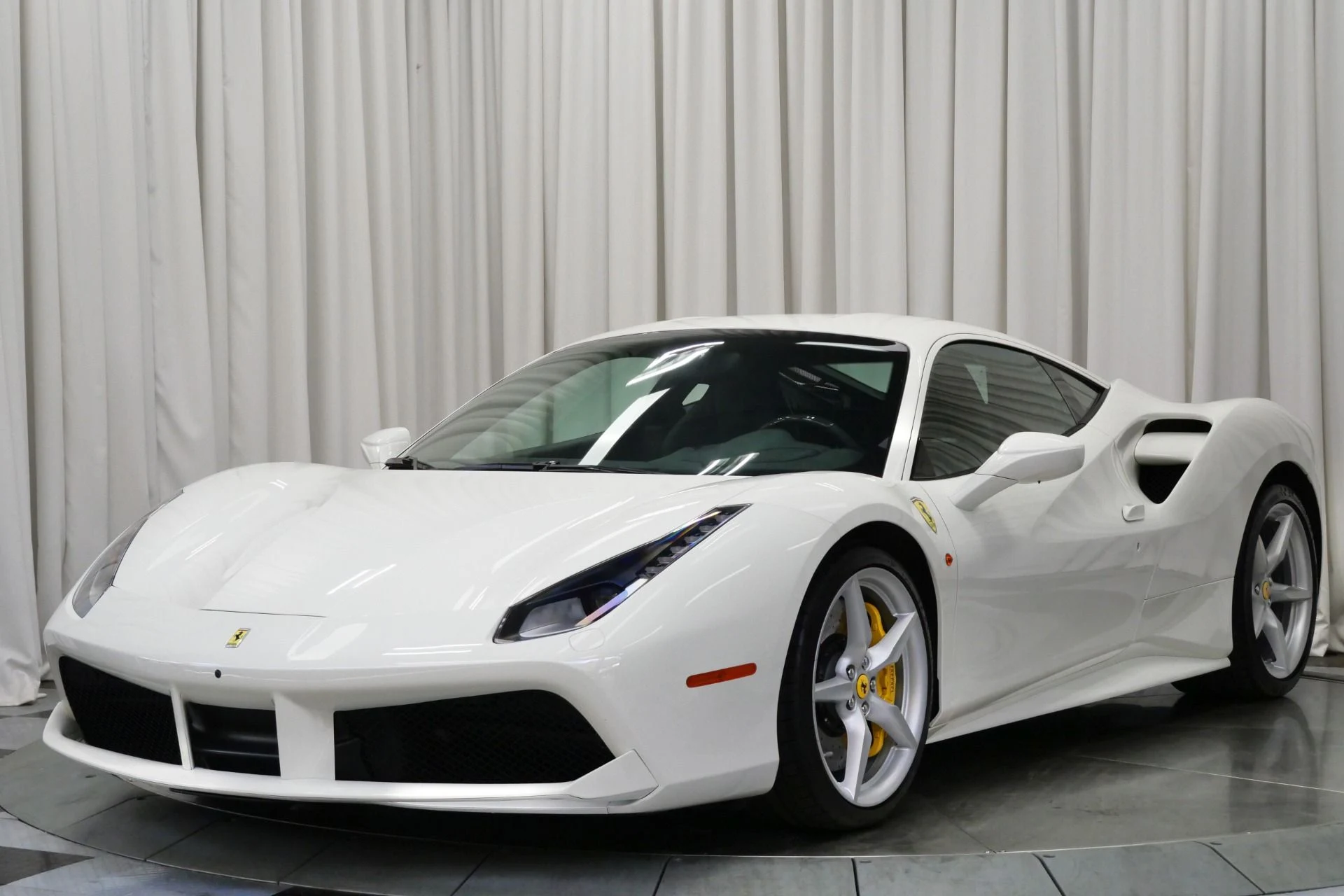 mph003_3710372310_Used_2018_Ferrari_488_GTB_1755879022_2c851af806