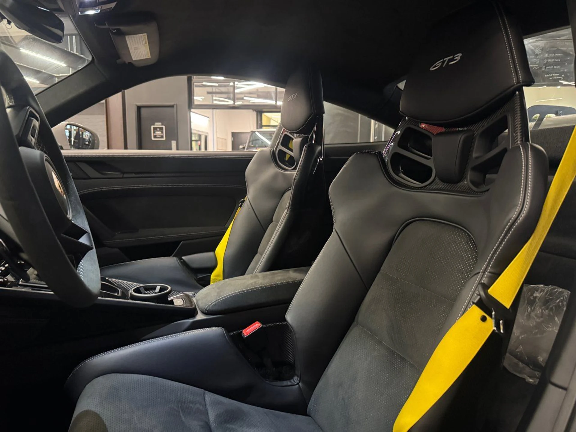 mph003_3735633480_porsche_911_2024_95d41246f9