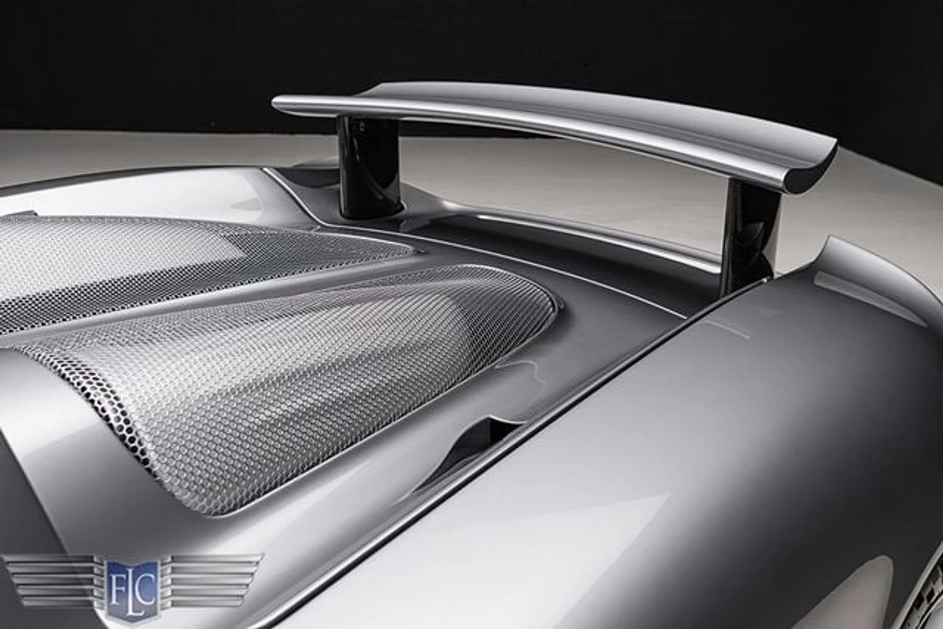 mph003_3746044292_used_2005_porsche_carrera_gt_2drcarrera_9689_23047146_7_640_b89bfffa37