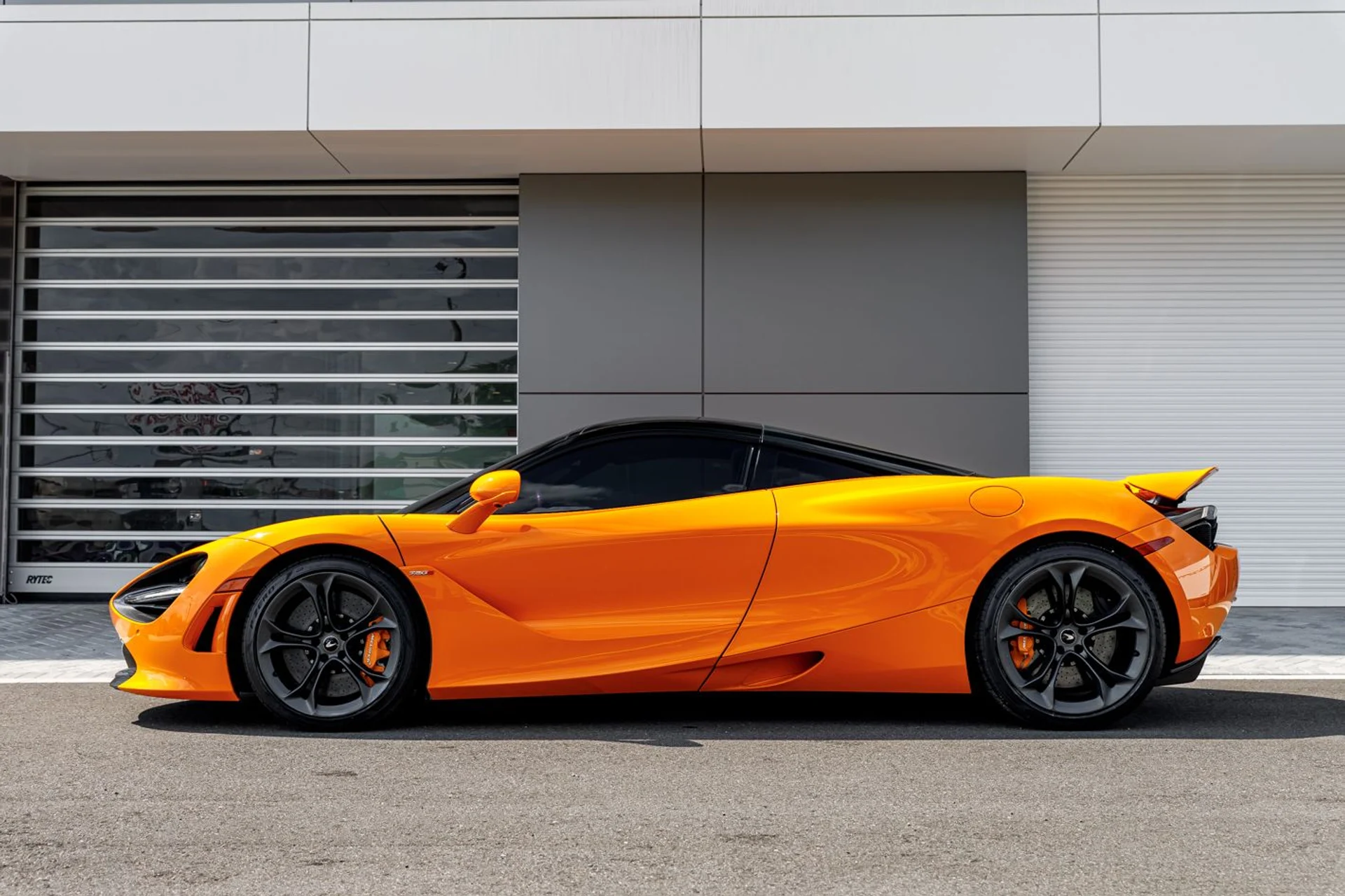 mph003_3747594497_60_p4_l_cf36861bbe