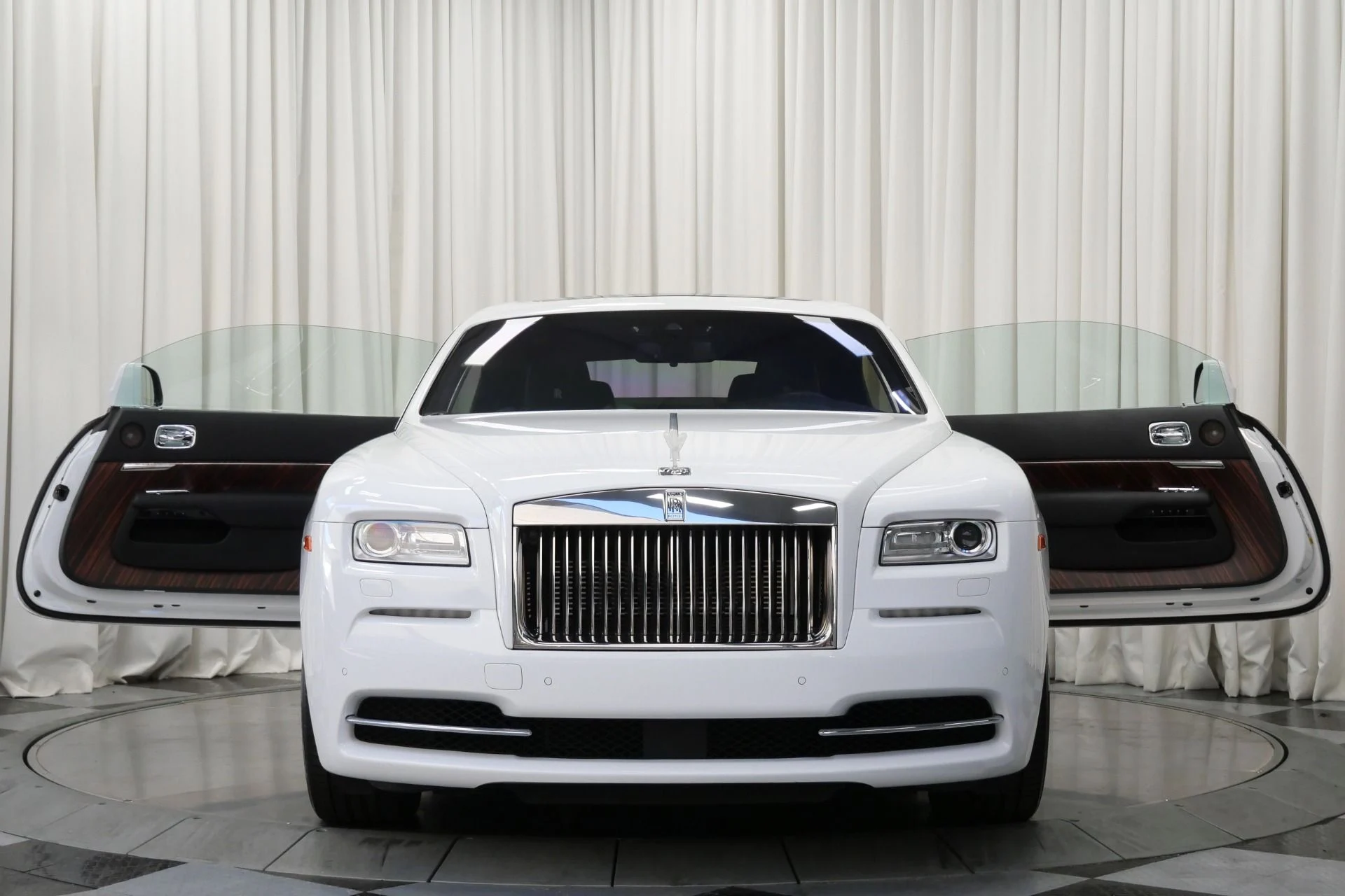 mph003_3757242628_Used_2016_Rolls_Royce_Wraith_The_Wraith_Package_Canadel_Paneling_Driver_Assistance_3_1764606909_a5d22400d6