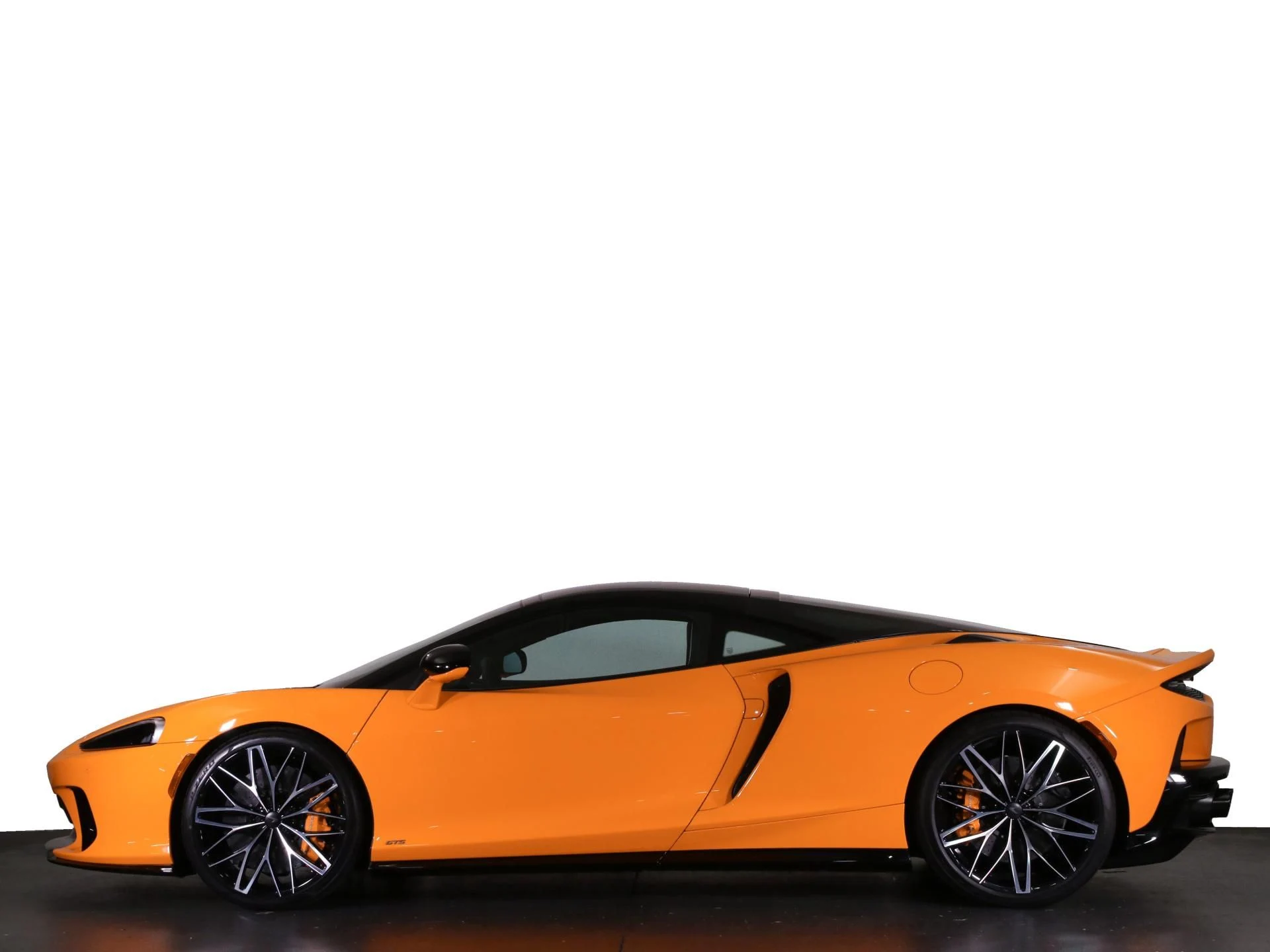 mph003_3759135318_New_2025_Aston_Martin_DBX_707_1752246368_d9be37ed09