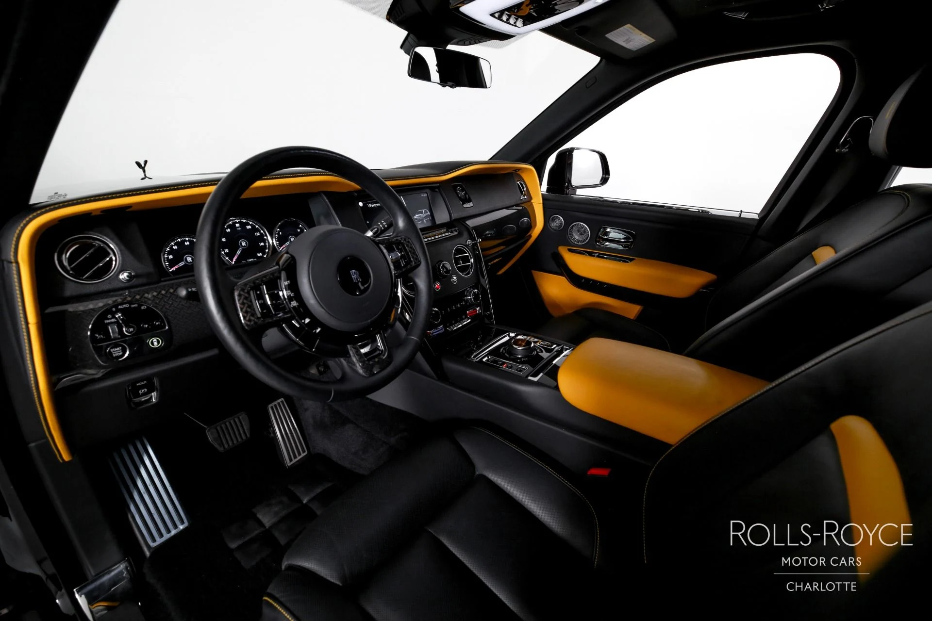 mph003_3766539209_Used_2023_Rolls_Royce_Black_Badge_Cullinan_1767375090_ff08551c7f