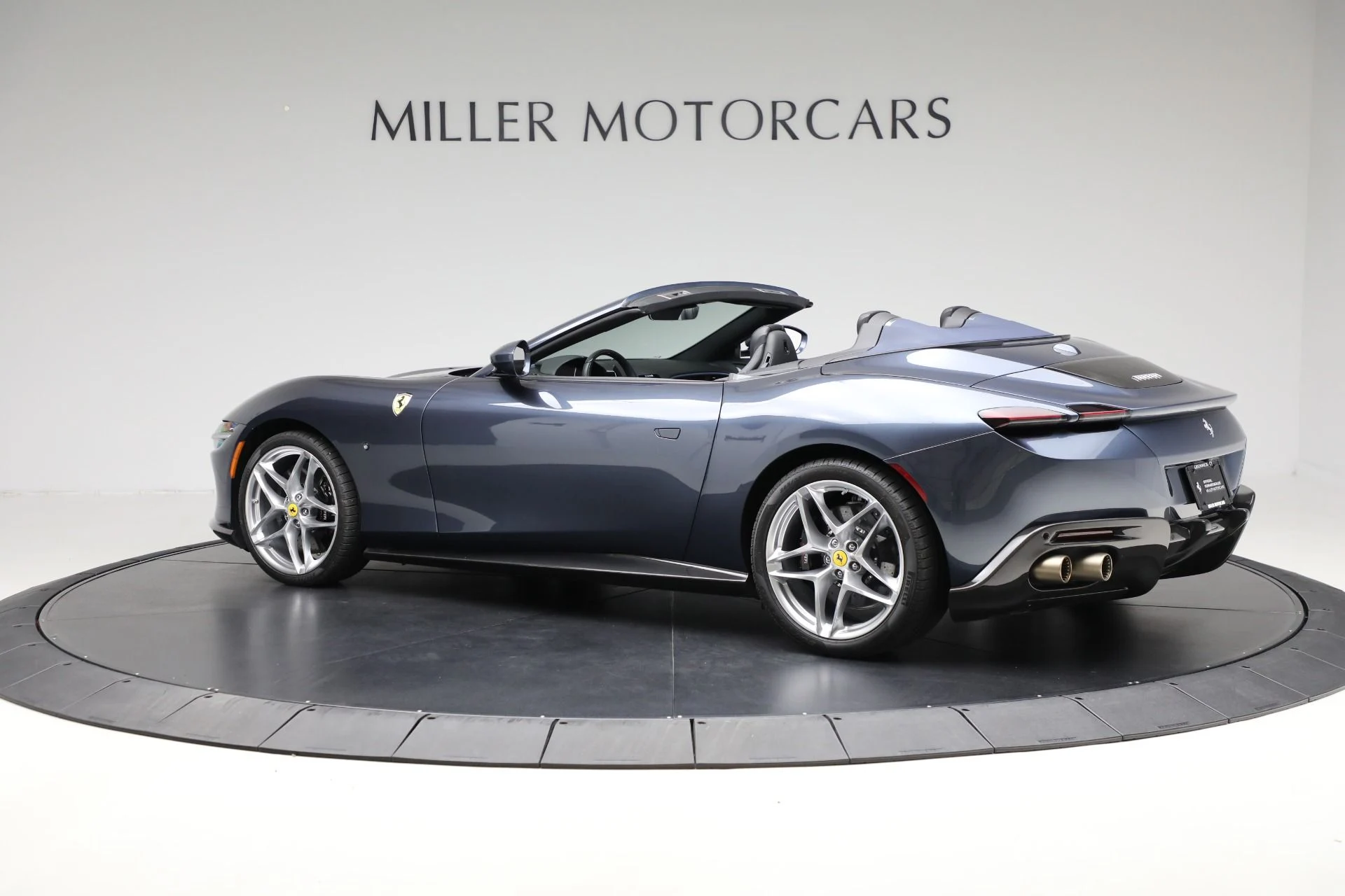mph003_3768653041_Used_2024_Ferrari_Roma_Spider_1b33e73550