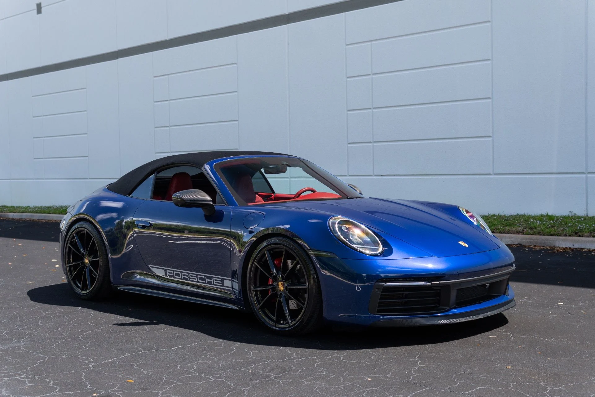 mph003_3779707446_Used_2021_Porsche_911_Carrera_1775497213_4ecea6c560