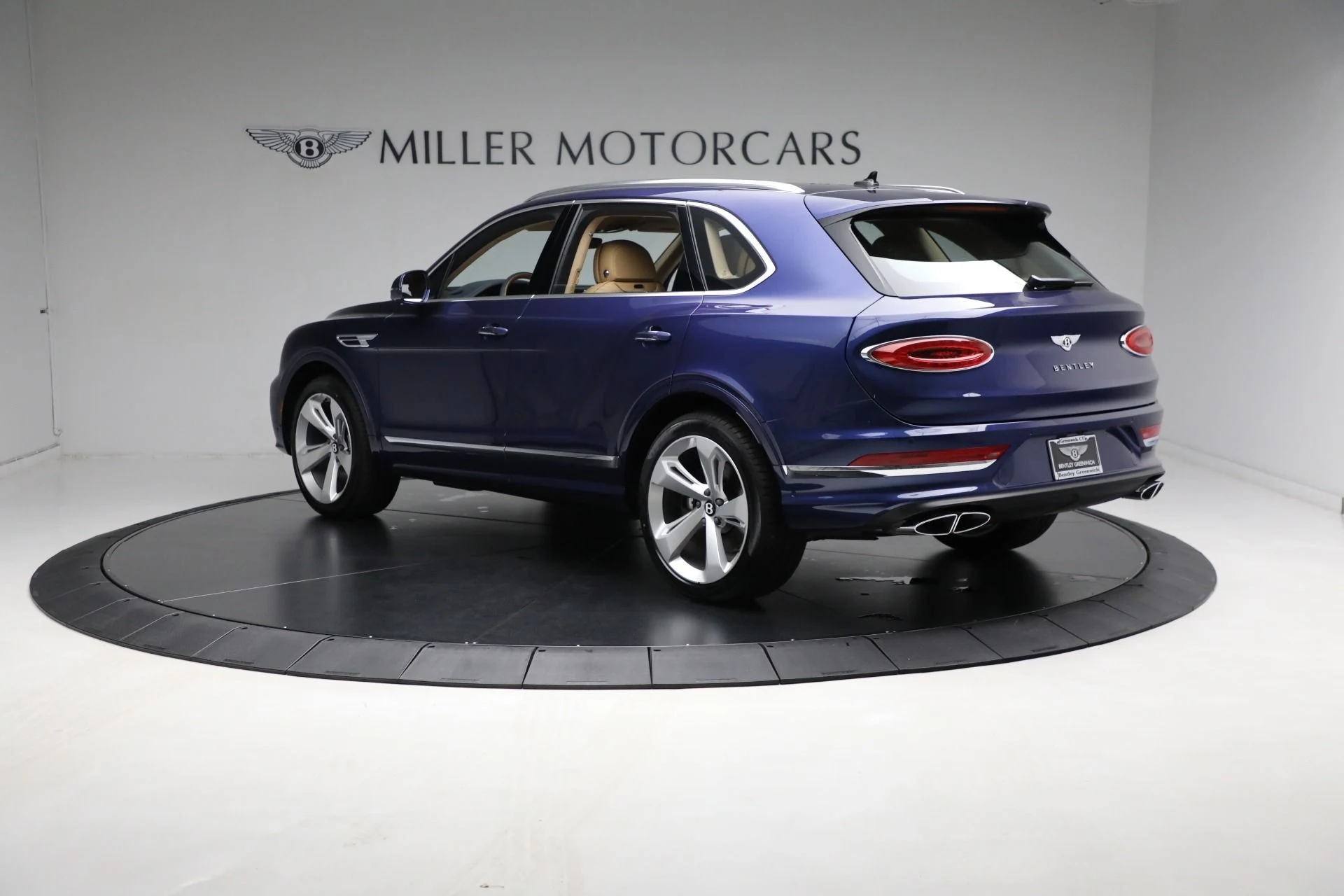 mph003_3780639342_Used_2023_Bentley_Bentayga_V8_748eaaa445